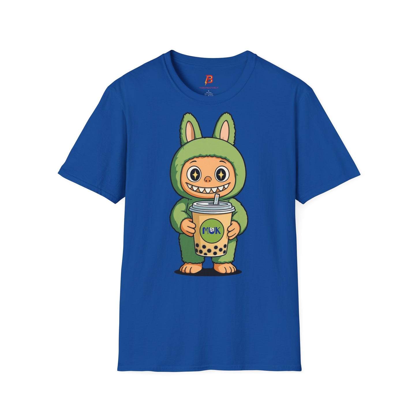 T-Shirt Unisex Labubu Softstyle – Design Kawaii con Bubble Tea.