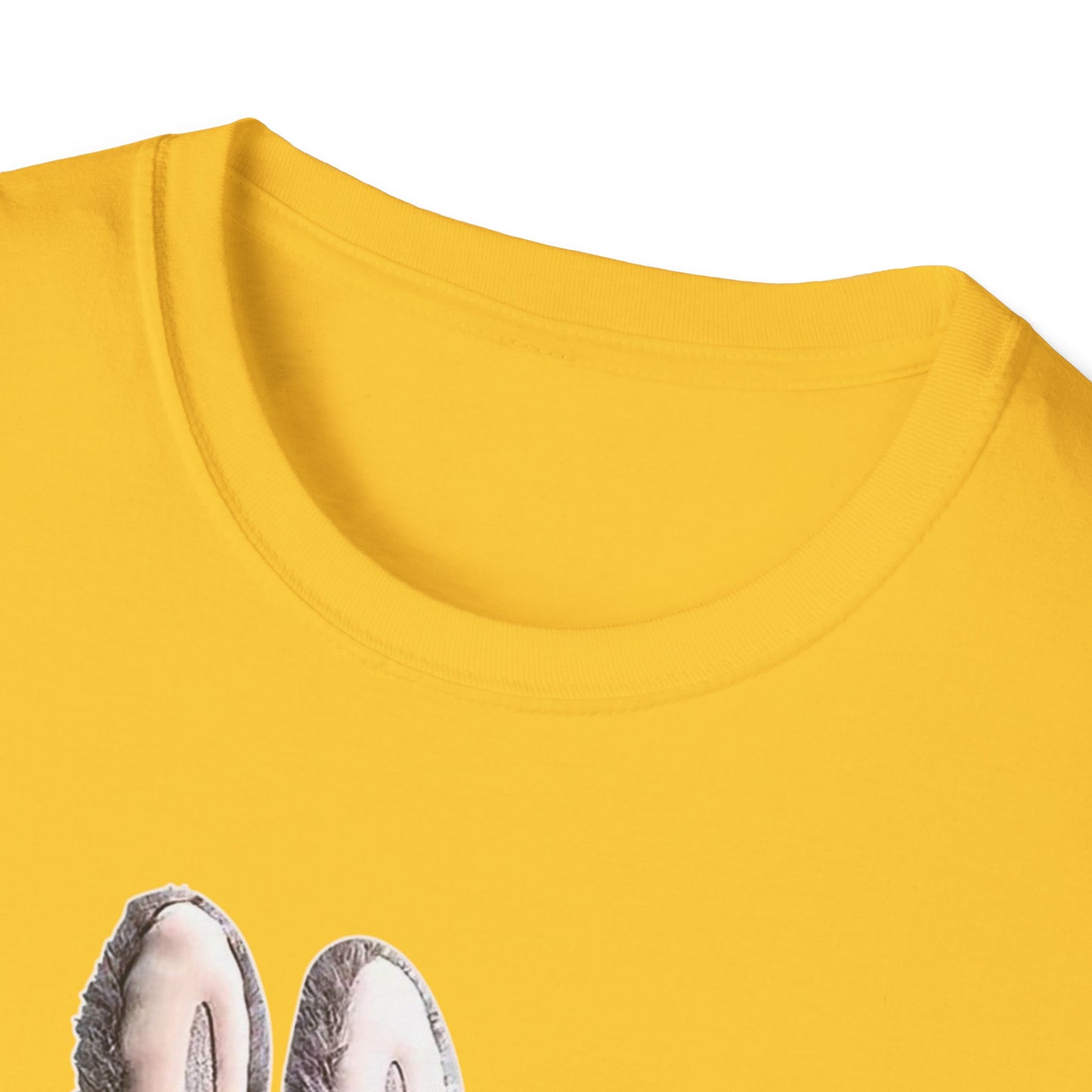 T-Shirt Unisex Labubu Softstyle Arancione – Design Streetwear con Skateboard.