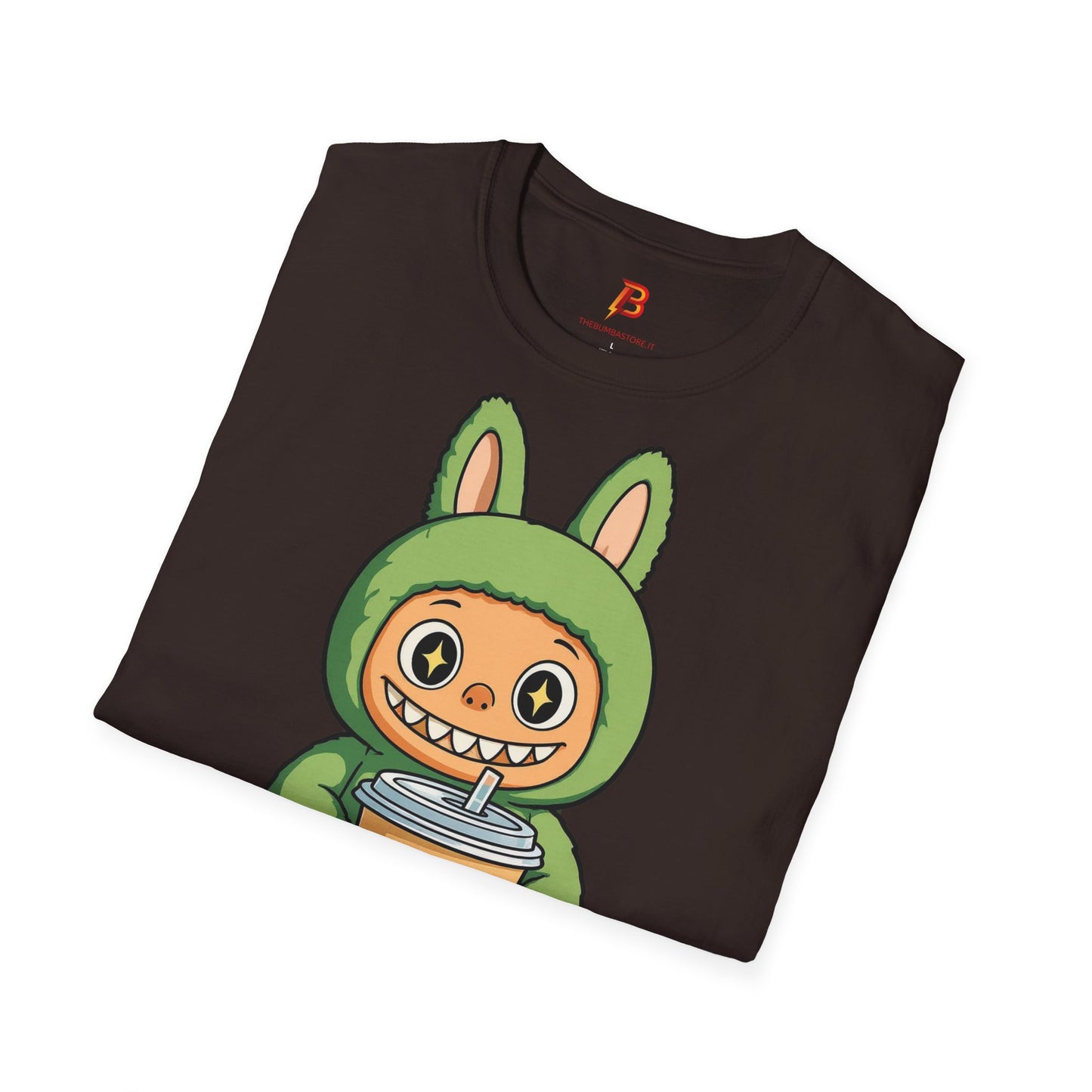 T-Shirt Unisex Labubu Softstyle – Design Kawaii con Bubble Tea.