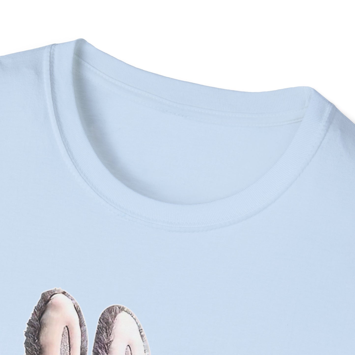T-Shirt Unisex Labubu Softstyle Arancione – Design Streetwear con Skateboard.