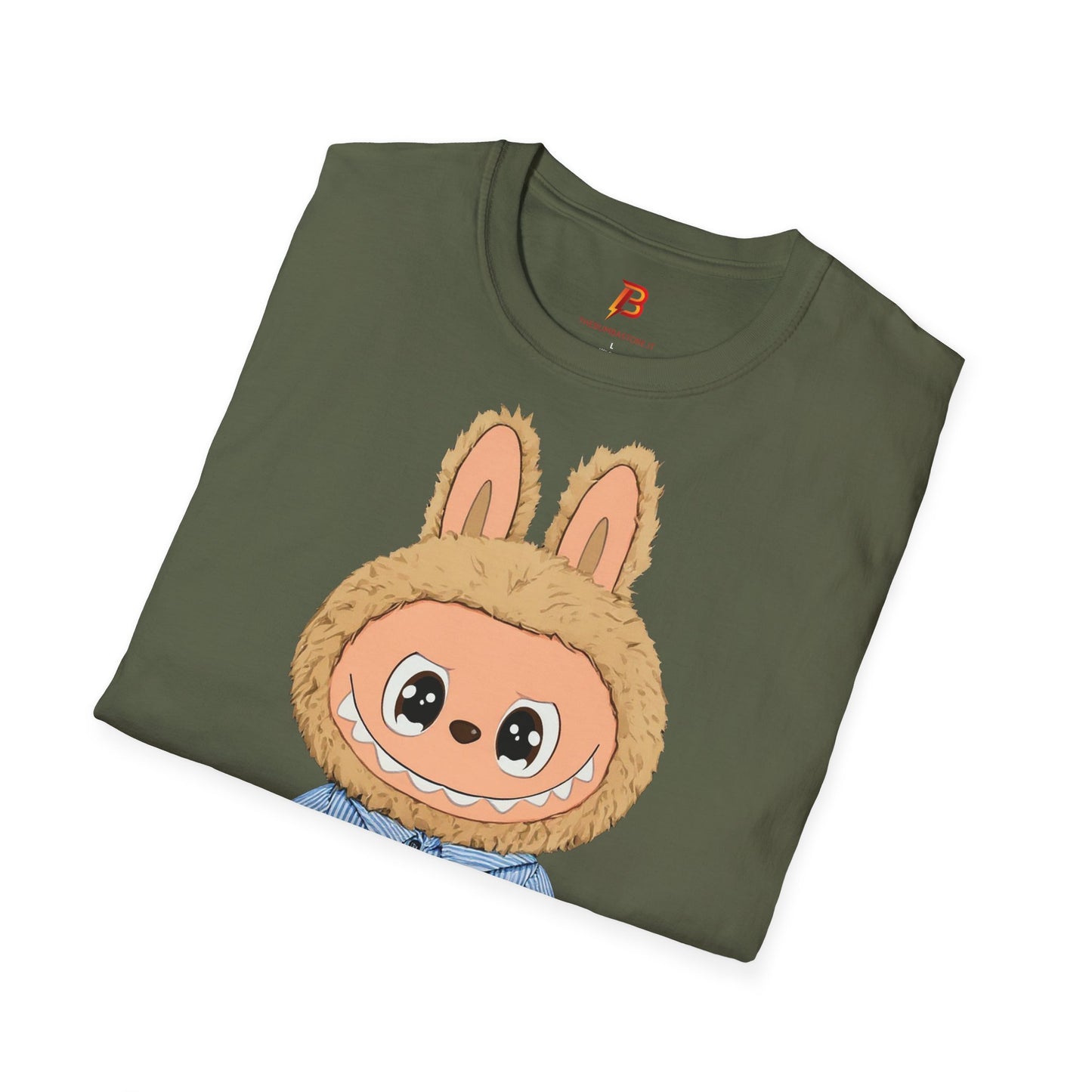 T-Shirt Unisex Labubu Softstyle – Design Kawaii con Camicia a Righe Azzurre.