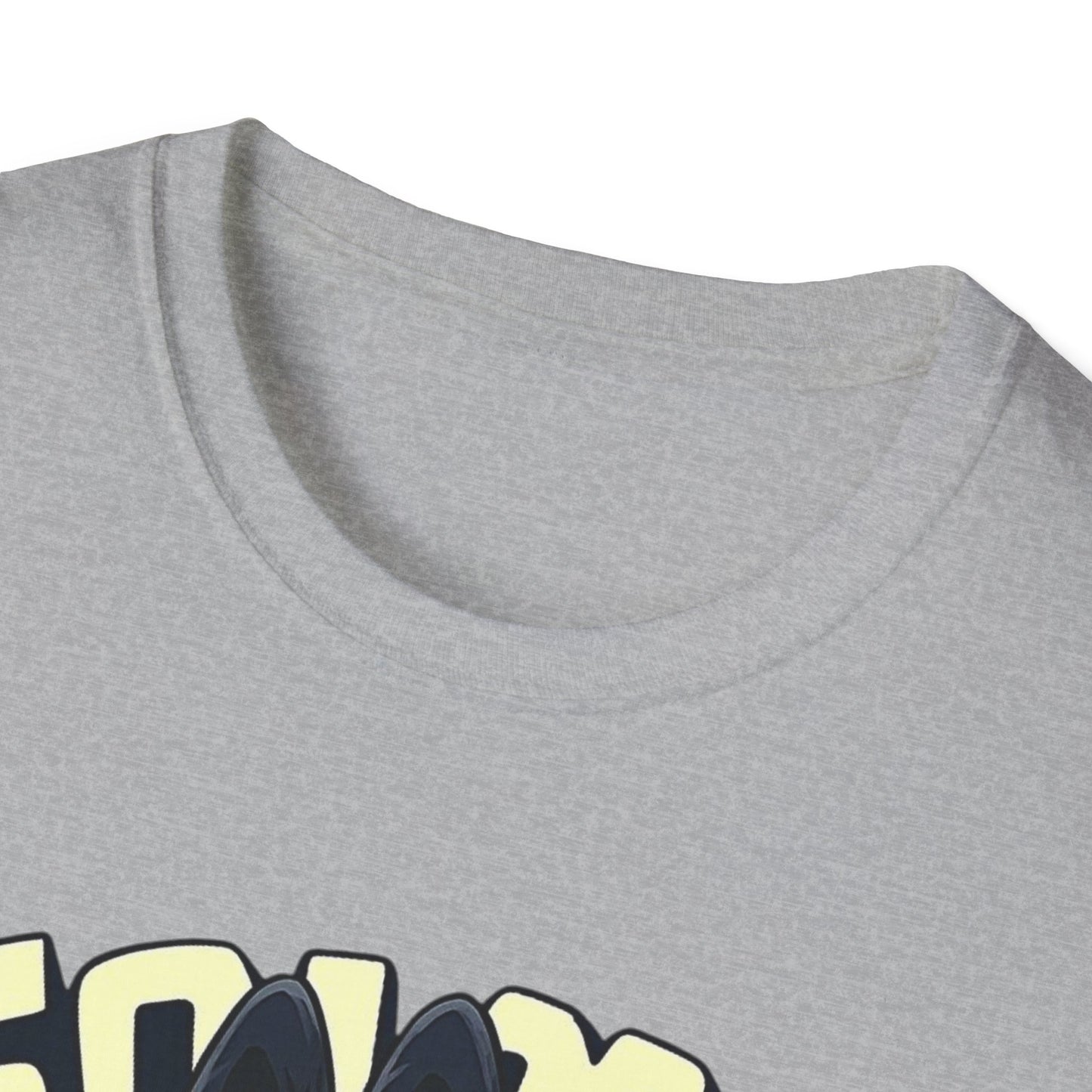 T-Shirt Unisex Labubu Softstyle  – Design Kawaii Streetwear con Skateboard.