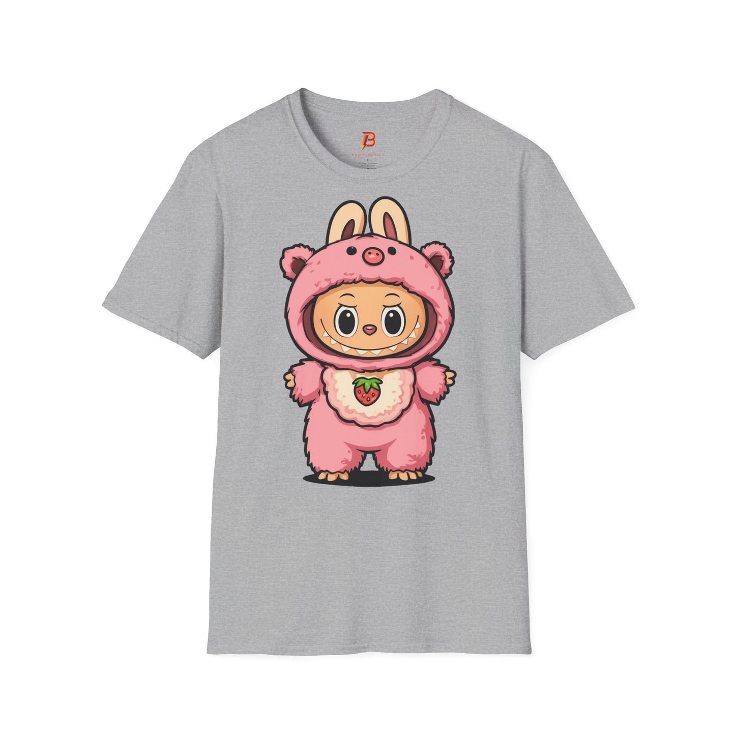 T-Shirt Unisex Labubu Softstyle – Outfit Cartoon Kawaii Rosa Orsetto Fragola.
