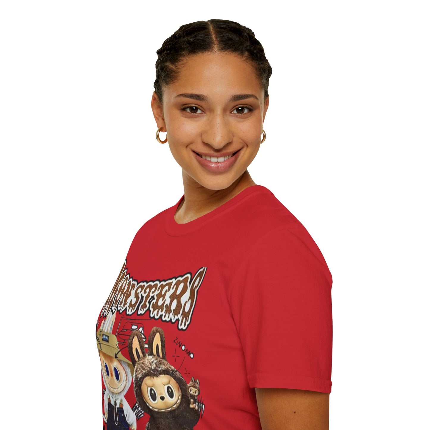 T-Shirt Unisex Labubu Softstyle – Design Monsters Kawaii con Coppia Iconica.