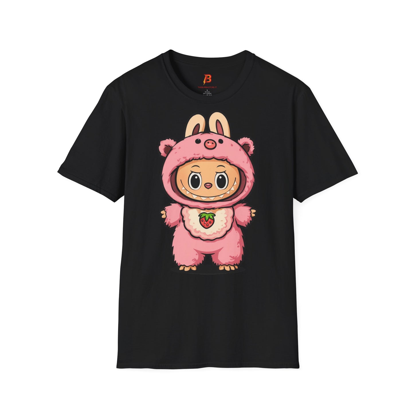 T-Shirt Unisex Labubu Softstyle – Outfit Cartoon Kawaii Rosa Orsetto Fragola.
