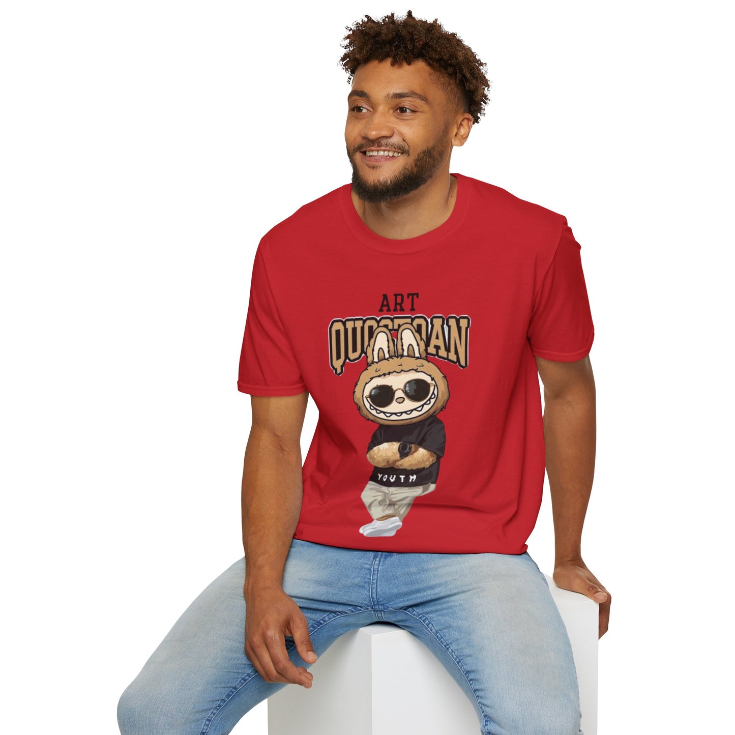 T-Shirt Unisex Labubu Softstyle – Design Urban Kawaii con Occhiali da Sole.