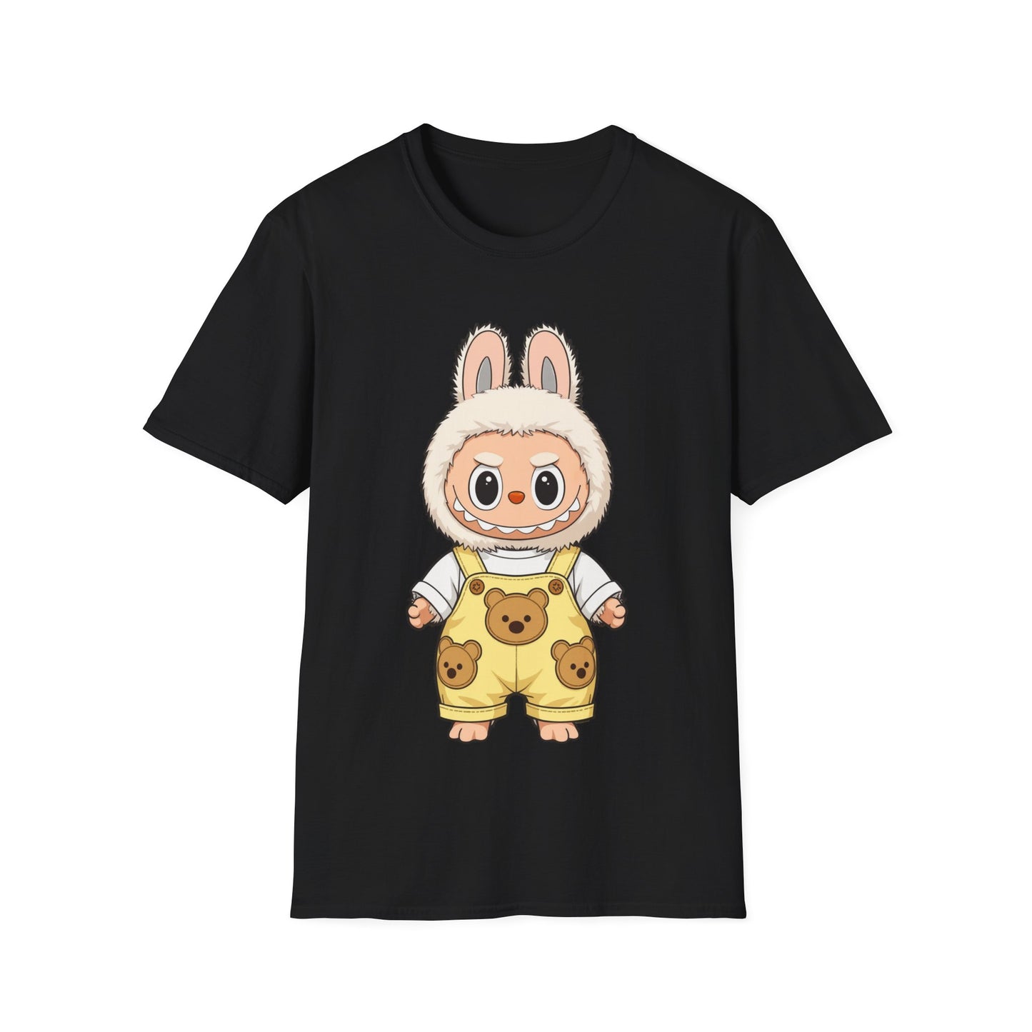 T-Shirt Unisex Labubu Softstyle – Design Kawaii con Salopette Orsetto.