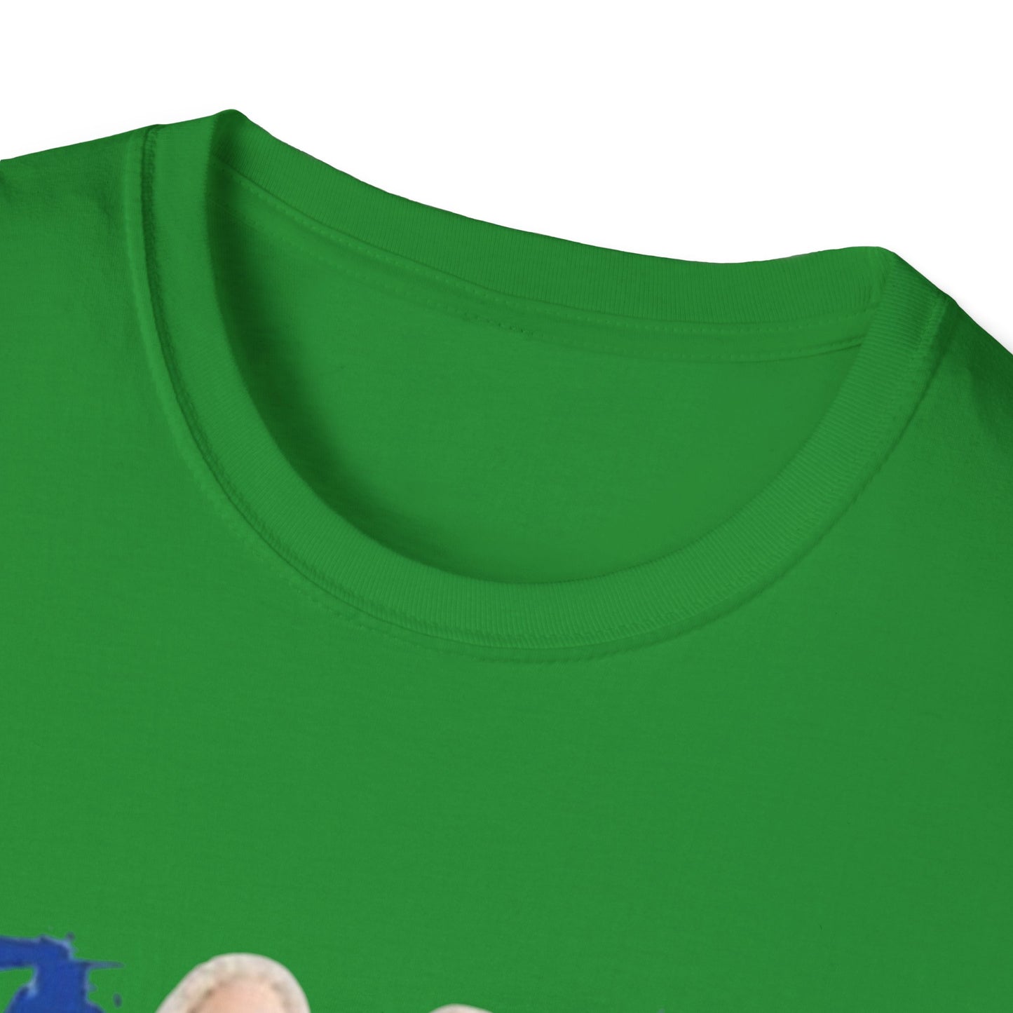 T-Shirt Unisex Labubu Softstyle – Design Kawaii Streetwear con Fiore “Stay Wild”.
