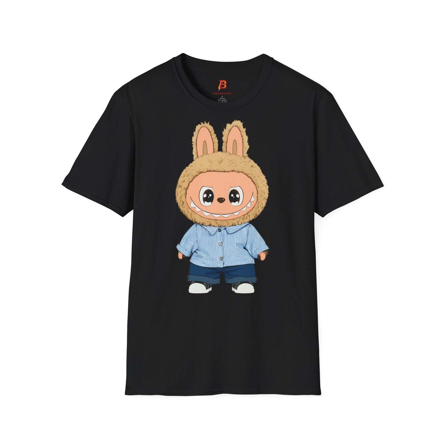 T-Shirt Unisex Labubu Softstyle – Design Kawaii con Camicia a Righe Azzurre.