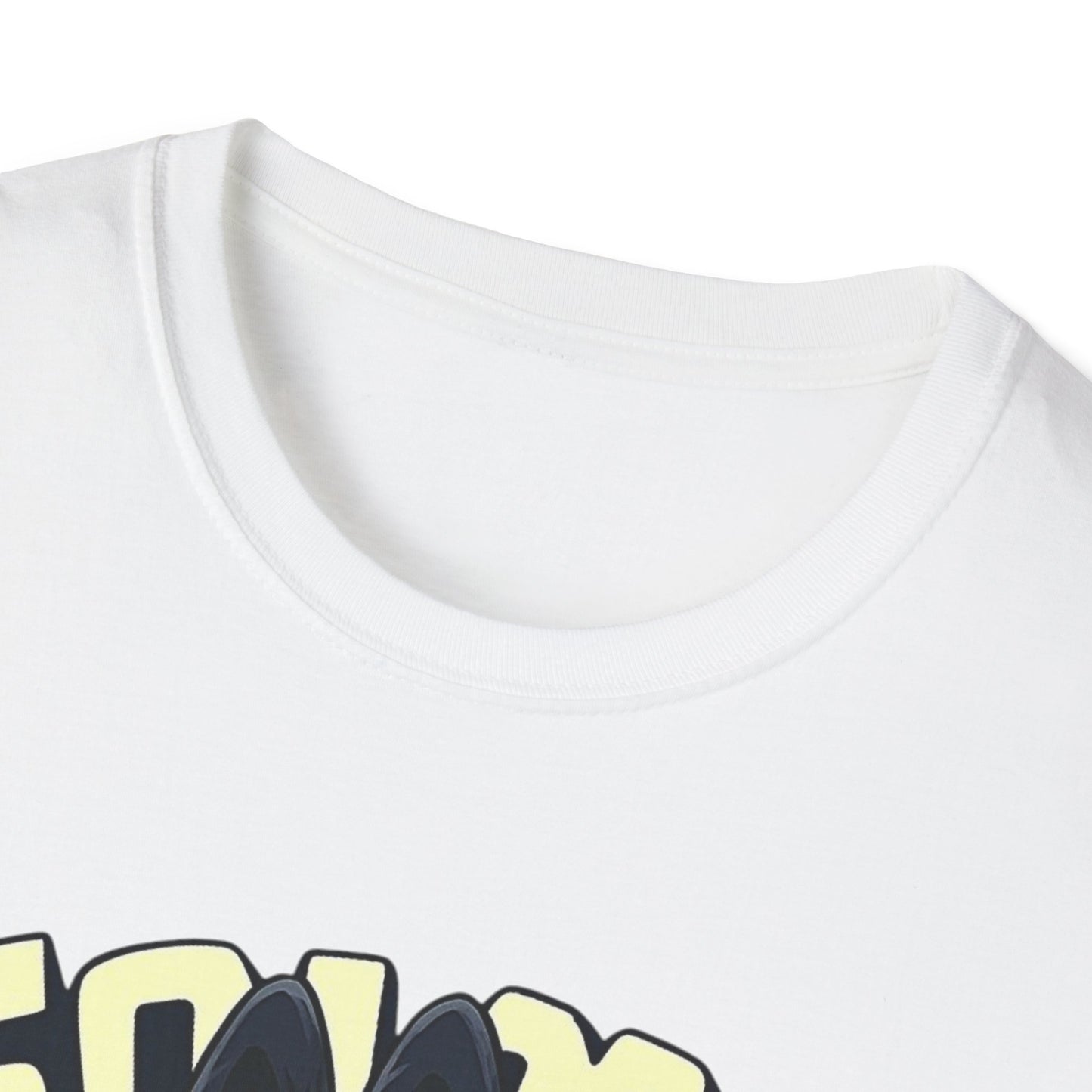 T-Shirt Unisex Labubu Softstyle  – Design Kawaii Streetwear con Skateboard.