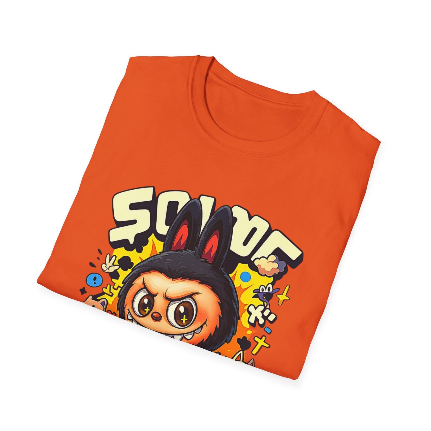 T-Shirt Unisex Labubu Softstyle  – Design Kawaii Streetwear con Skateboard.