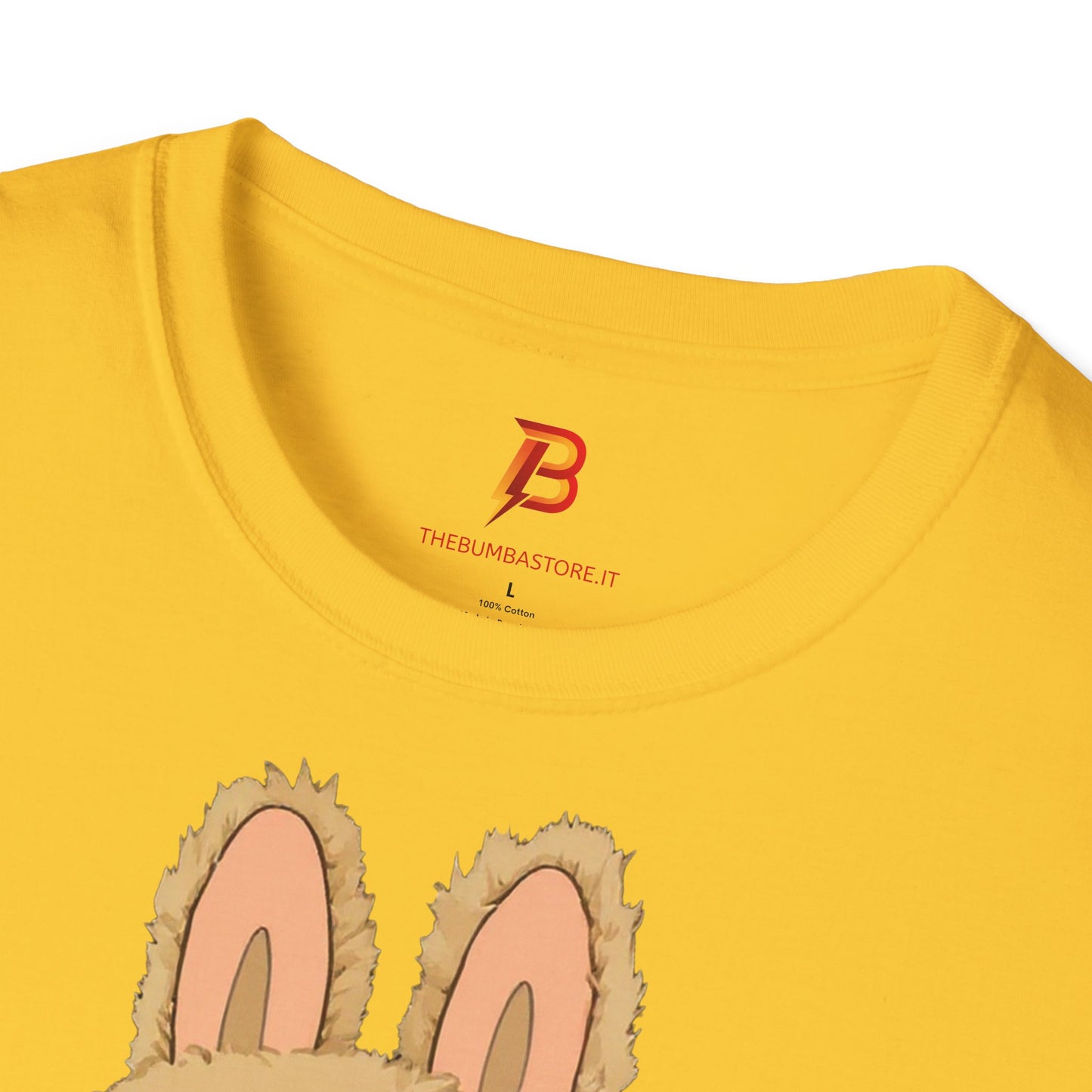 T-Shirt Unisex Labubu Softstyle – Design Kawaii con Camicia a Righe Azzurre.