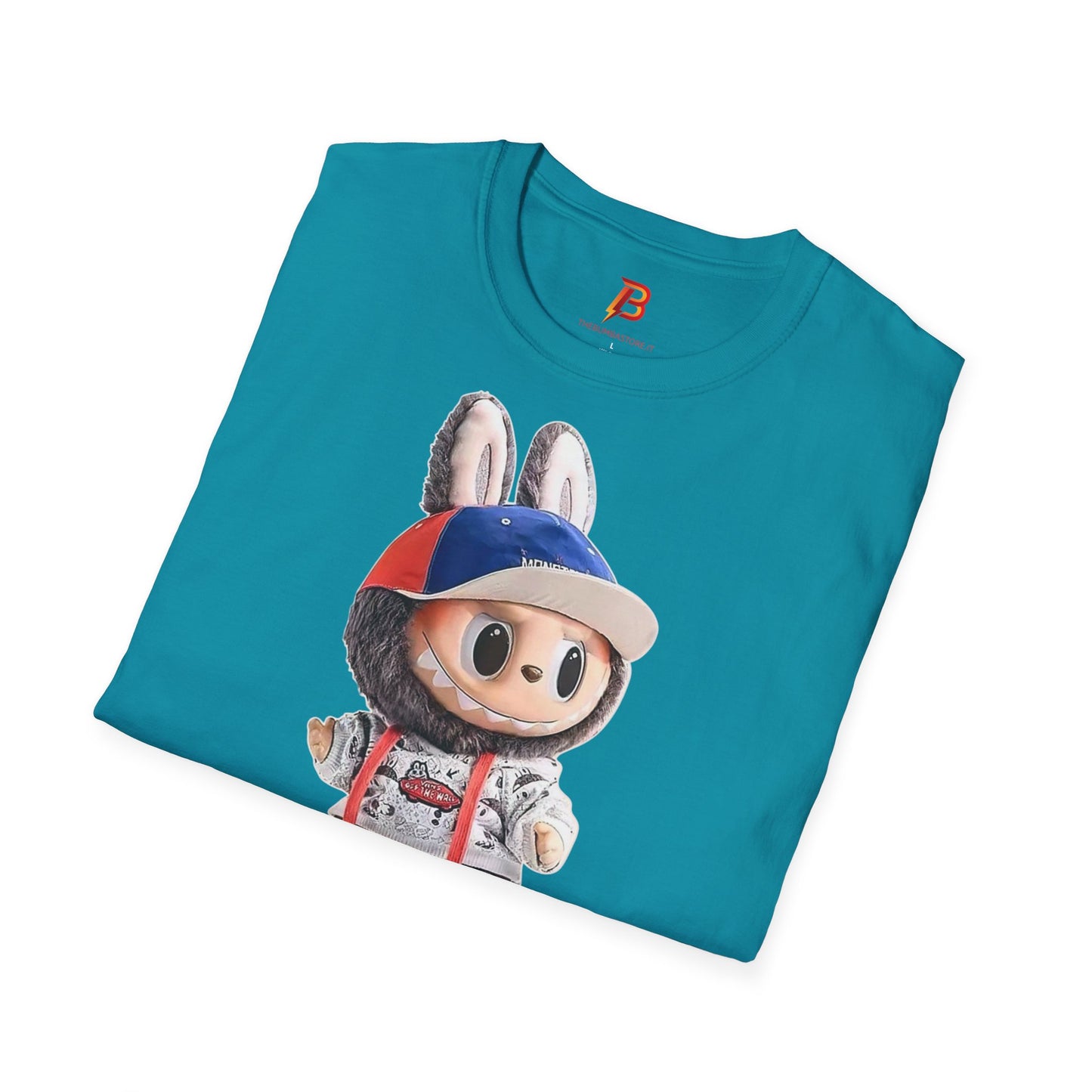 T-Shirt Unisex Labubu Softstyle Arancione – Design Streetwear con Skateboard.