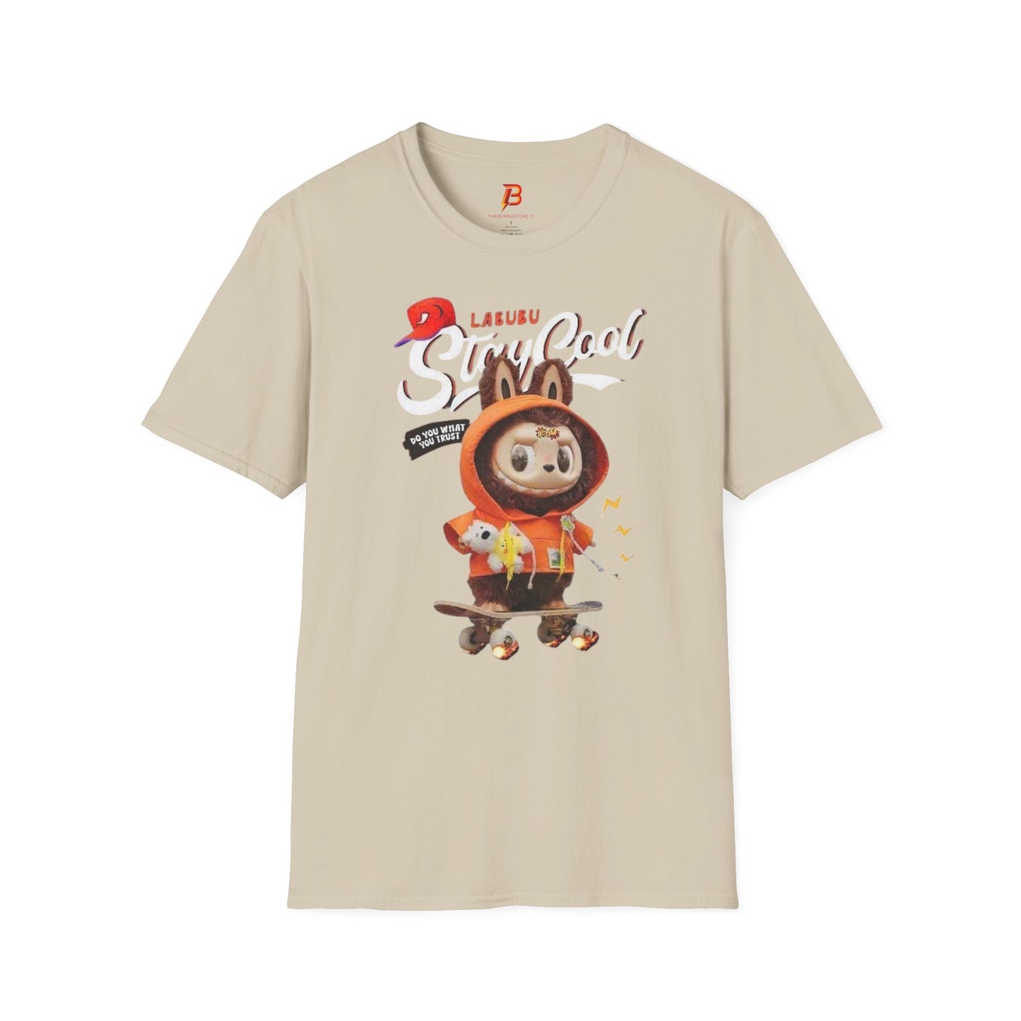 T-Shirt Unisex Labubu Softstyle – Design Streetwear Kawaii “Stay Cool”.