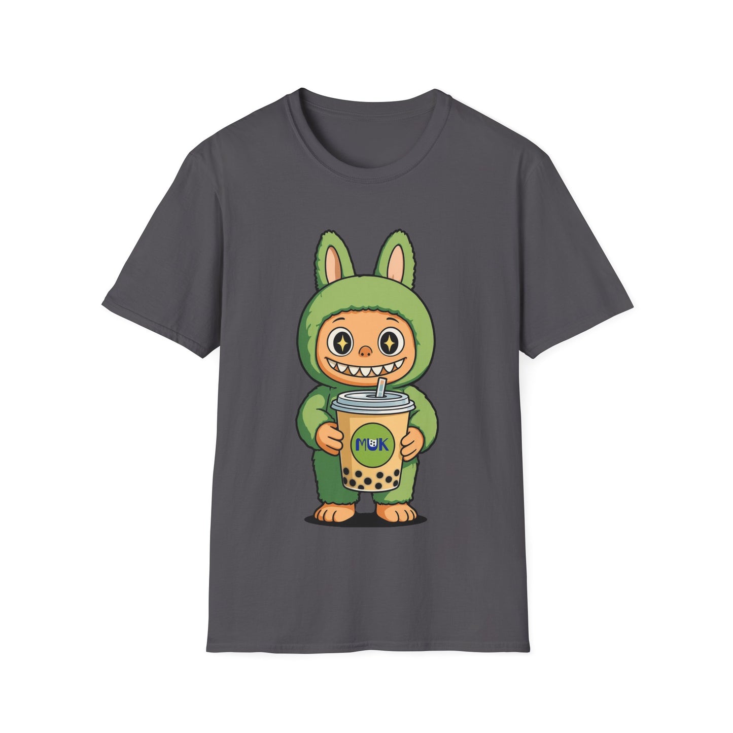 T-Shirt Unisex Labubu Softstyle – Design Kawaii con Bubble Tea.