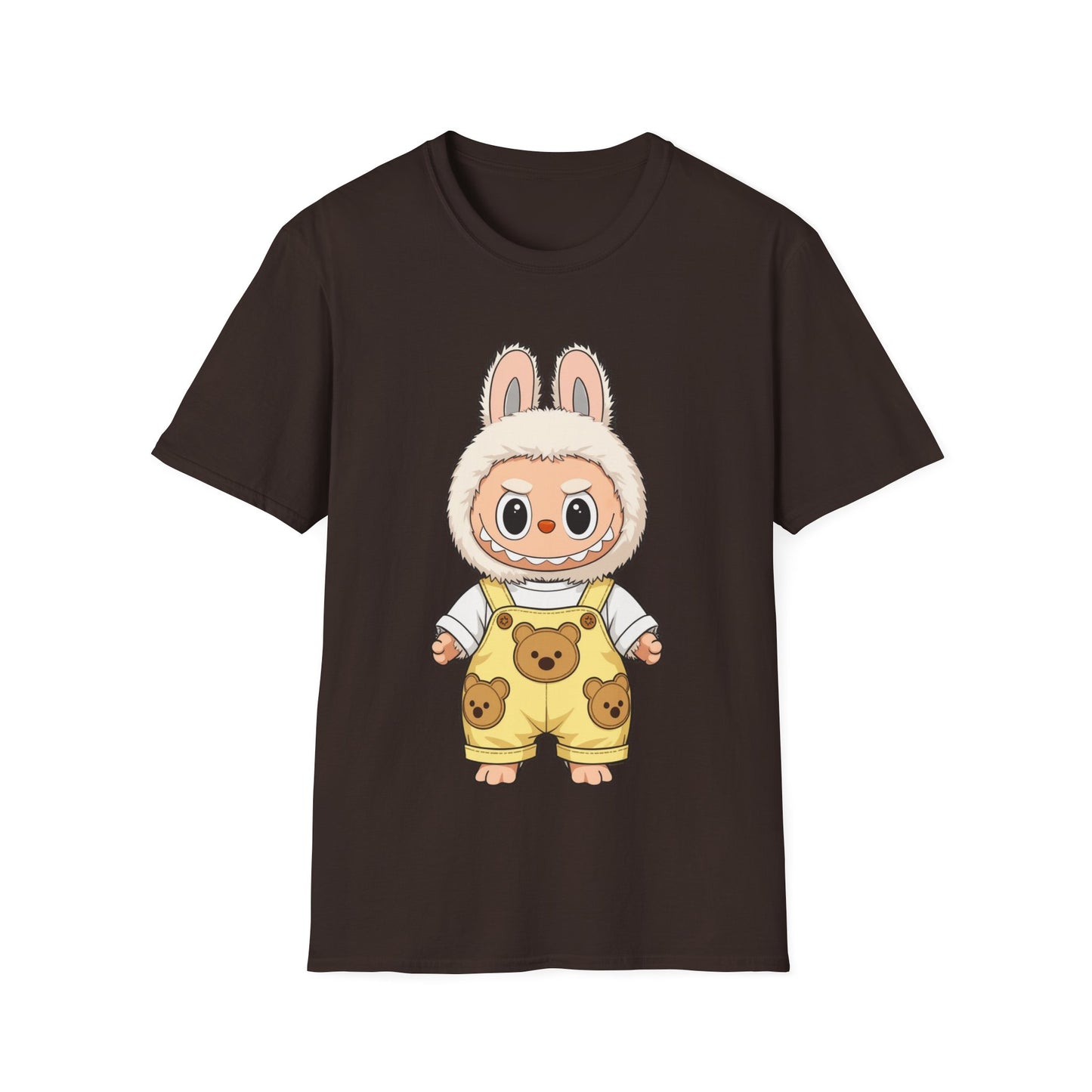 T-Shirt Unisex Labubu Softstyle – Design Kawaii con Salopette Orsetto.