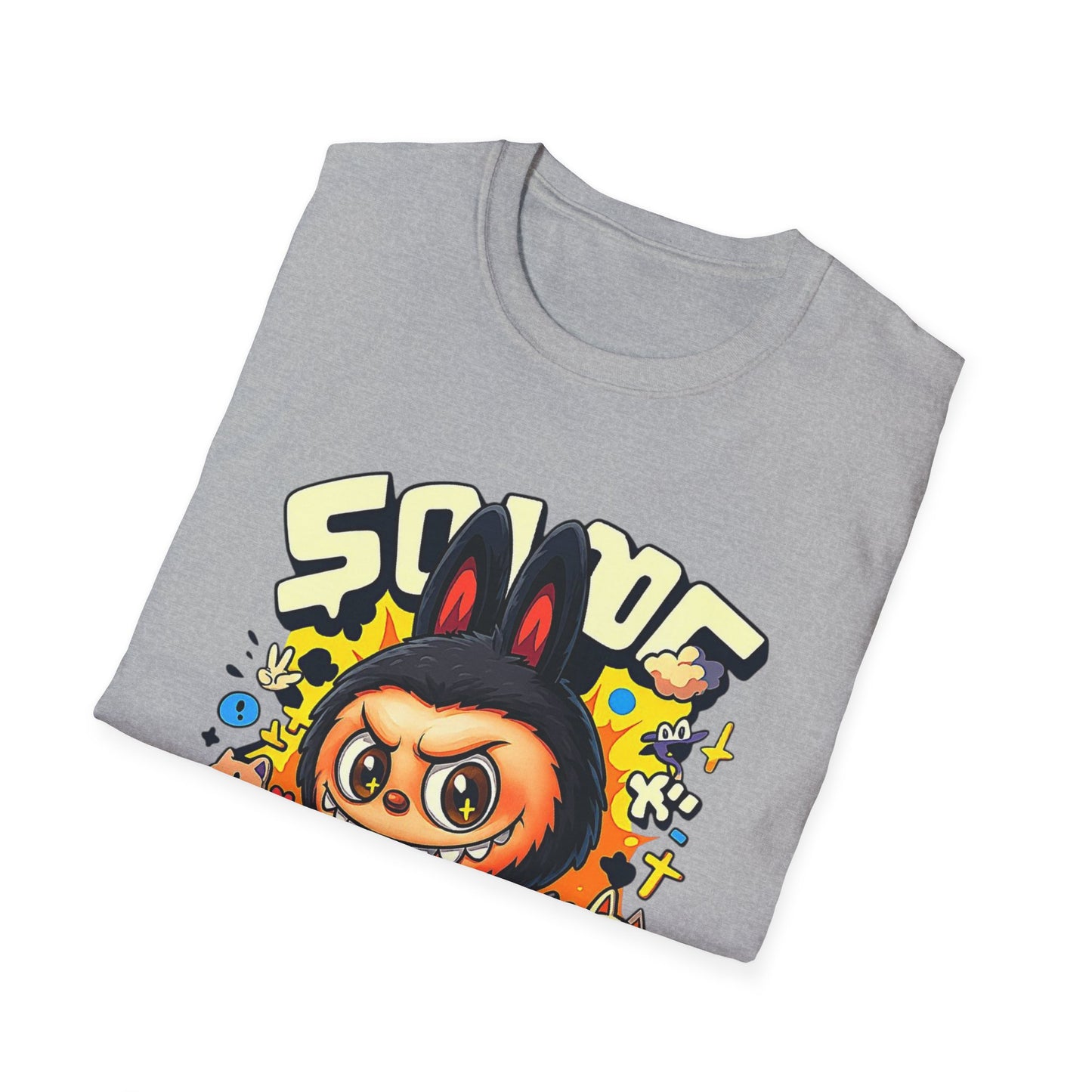 T-Shirt Unisex Labubu Softstyle  – Design Kawaii Streetwear con Skateboard.