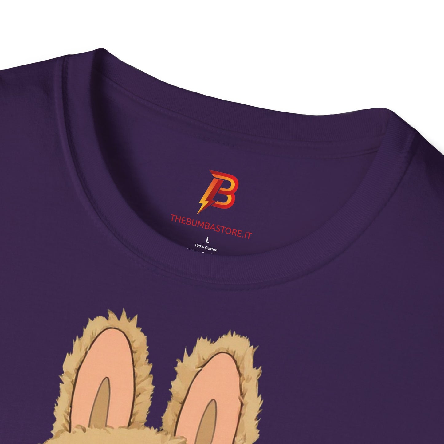 T-Shirt Unisex Labubu Softstyle – Design Kawaii con Camicia a Righe Azzurre.