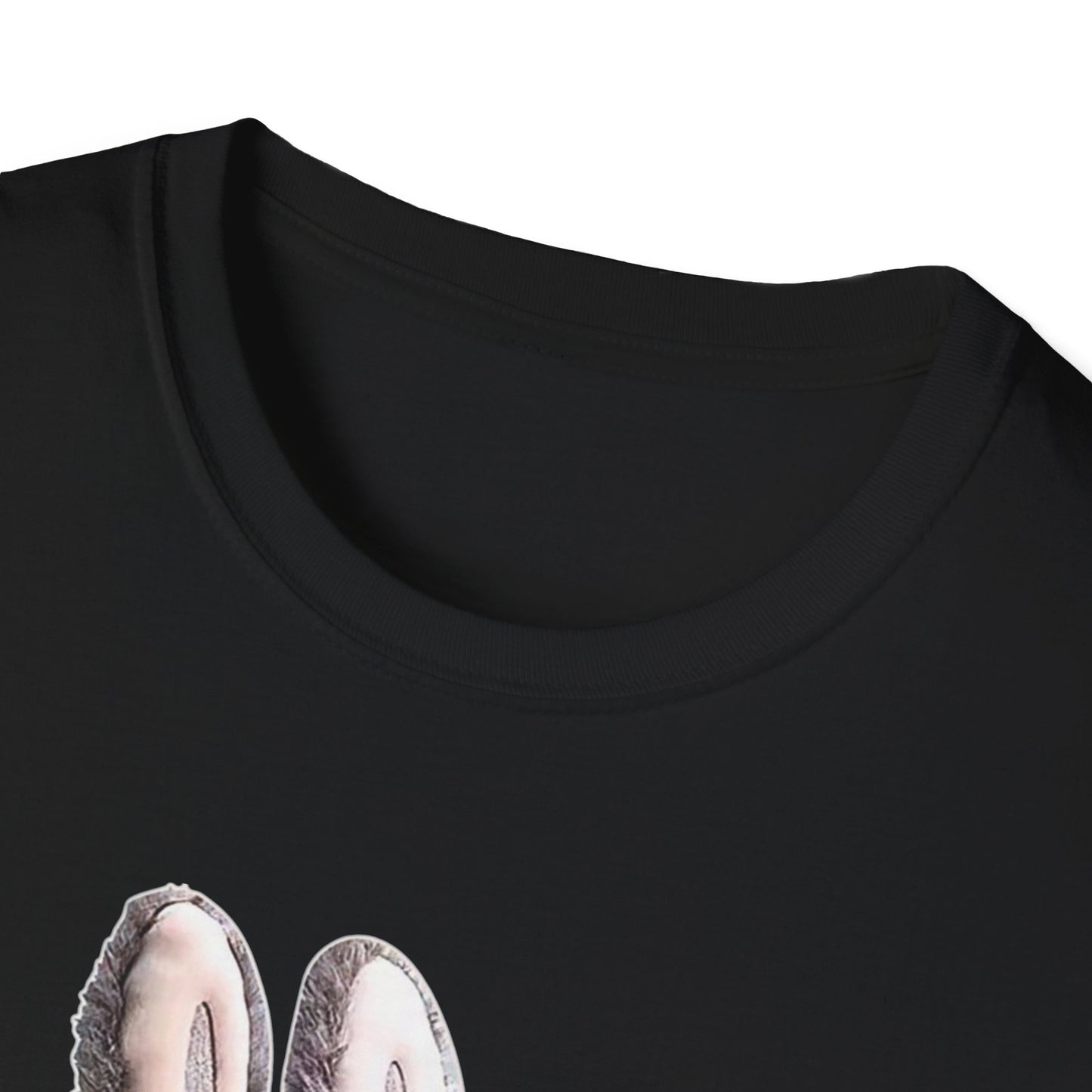 T-Shirt Unisex Labubu Softstyle Arancione – Design Streetwear con Skateboard.