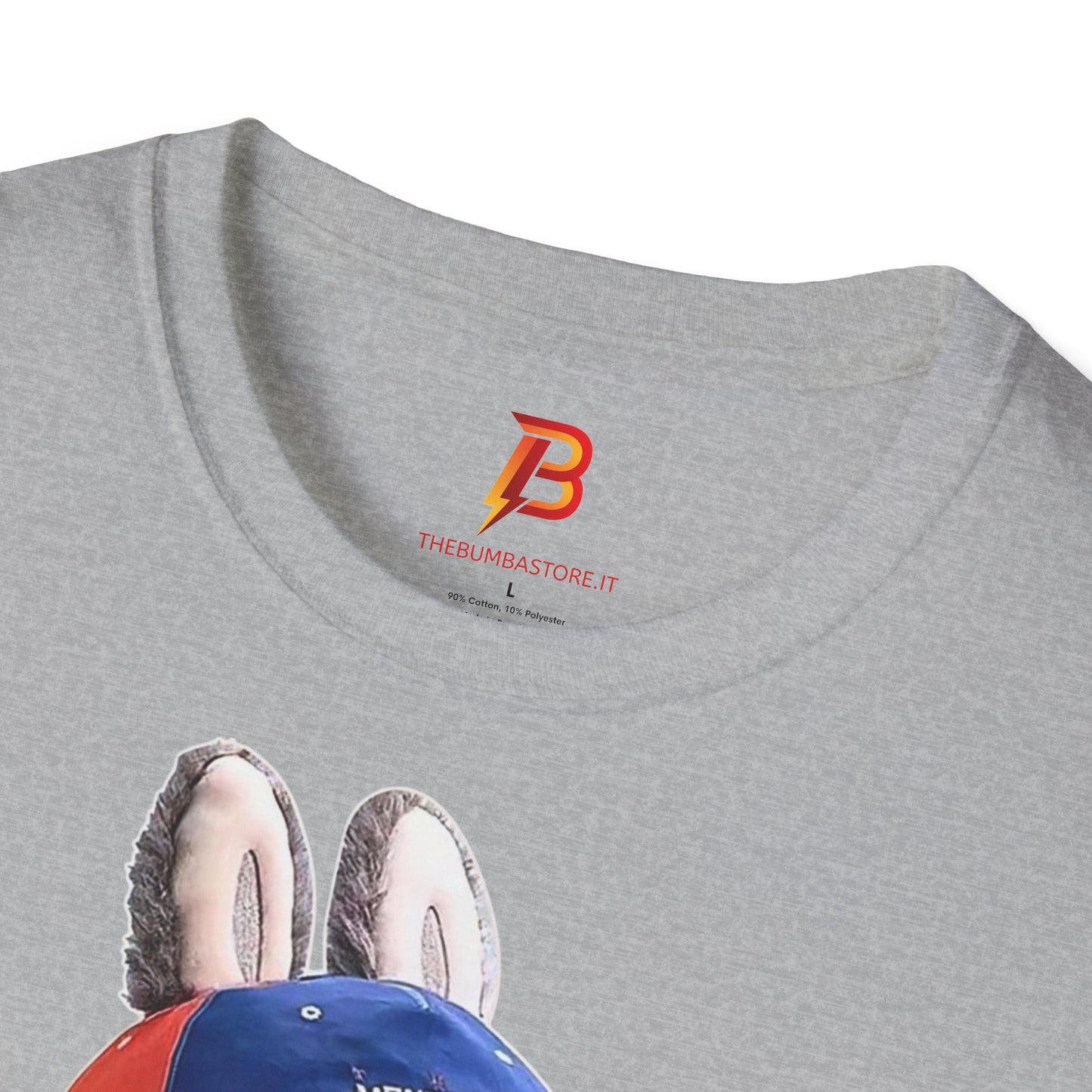 T-Shirt Unisex Labubu Softstyle Arancione – Design Streetwear con Skateboard.