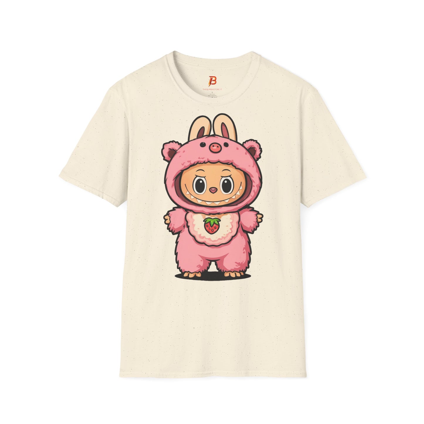 T-Shirt Unisex Labubu Softstyle – Outfit Cartoon Kawaii Rosa Orsetto Fragola.