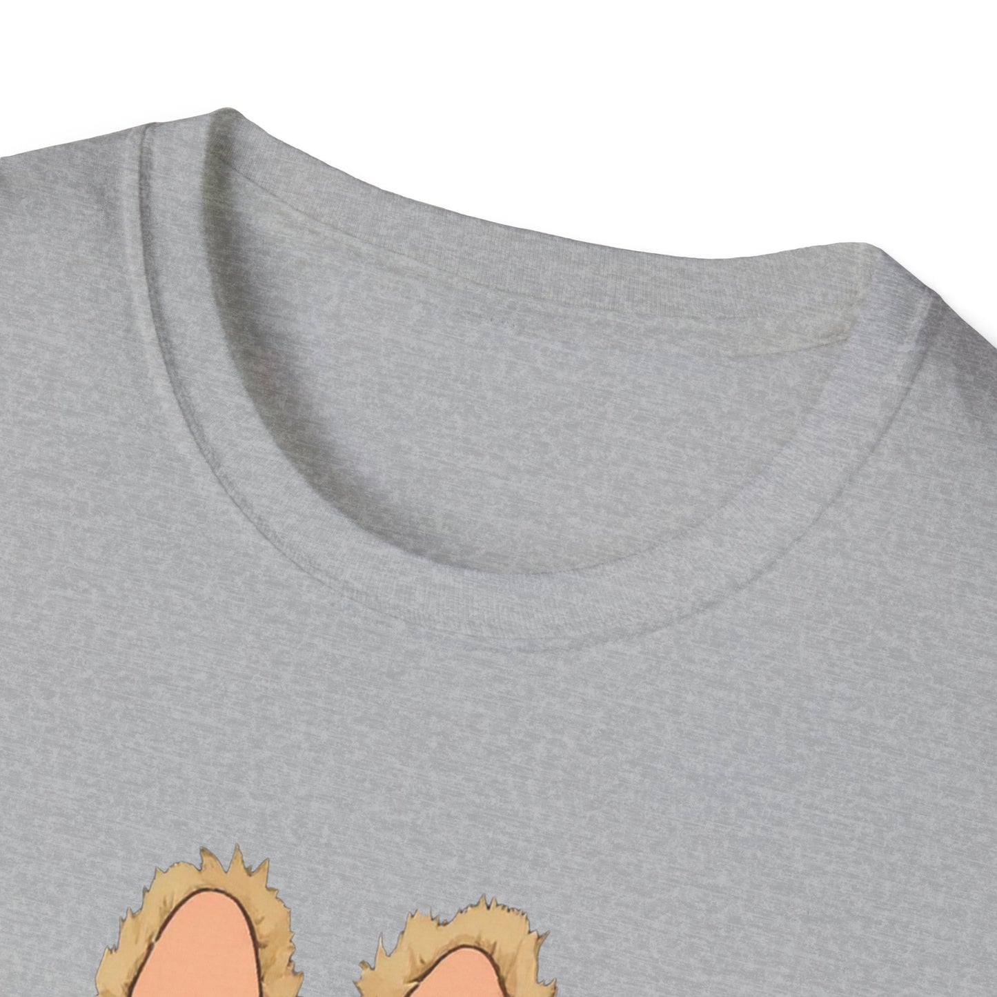 T-Shirt Unisex Labubu Softstyle – Design Kawaii con Camicia a Righe Azzurre.