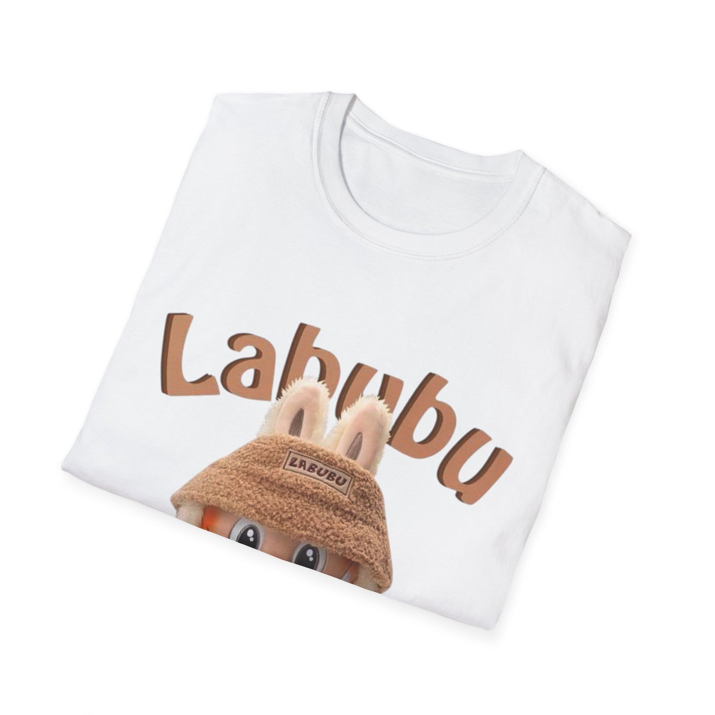T-Shirt Unisex Labubu Softstyle – Design Kawaii Casual con Bucket Hat “Have a Good Time”.