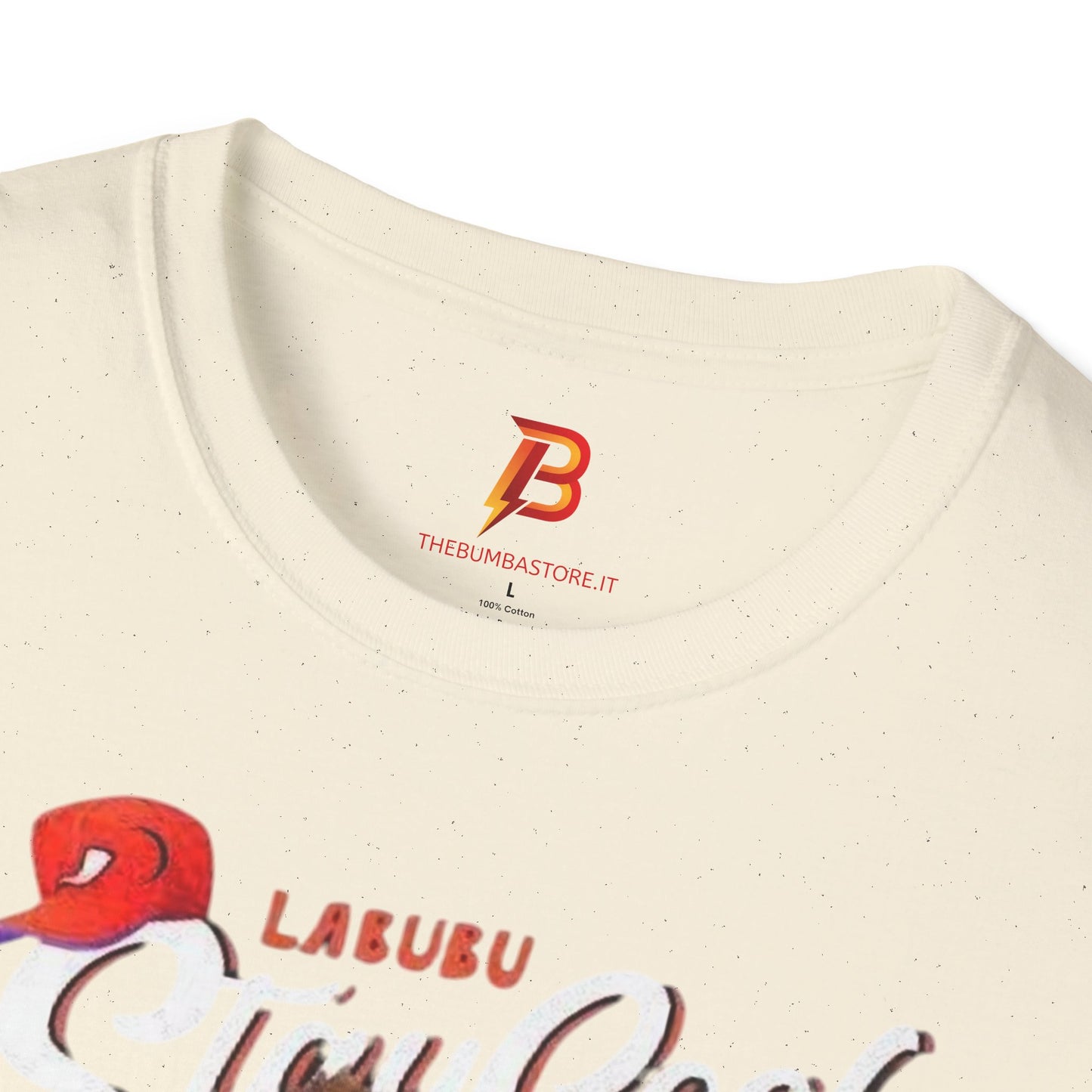 T-Shirt Unisex Labubu Softstyle – Design Streetwear Kawaii “Stay Cool”.