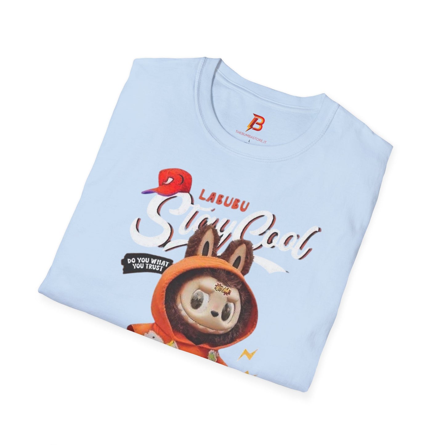 T-Shirt Unisex Labubu Softstyle – Design Streetwear Kawaii “Stay Cool”.