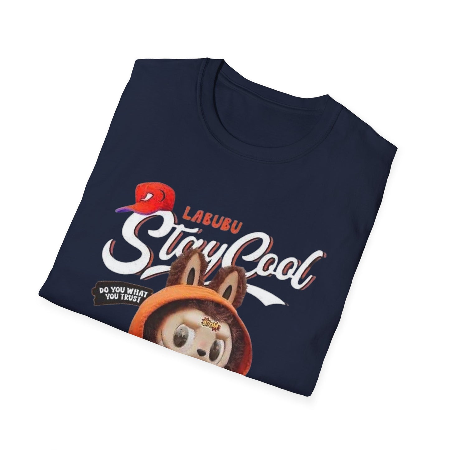 T-Shirt Unisex Labubu Softstyle – Design Streetwear Kawaii “Stay Cool”.