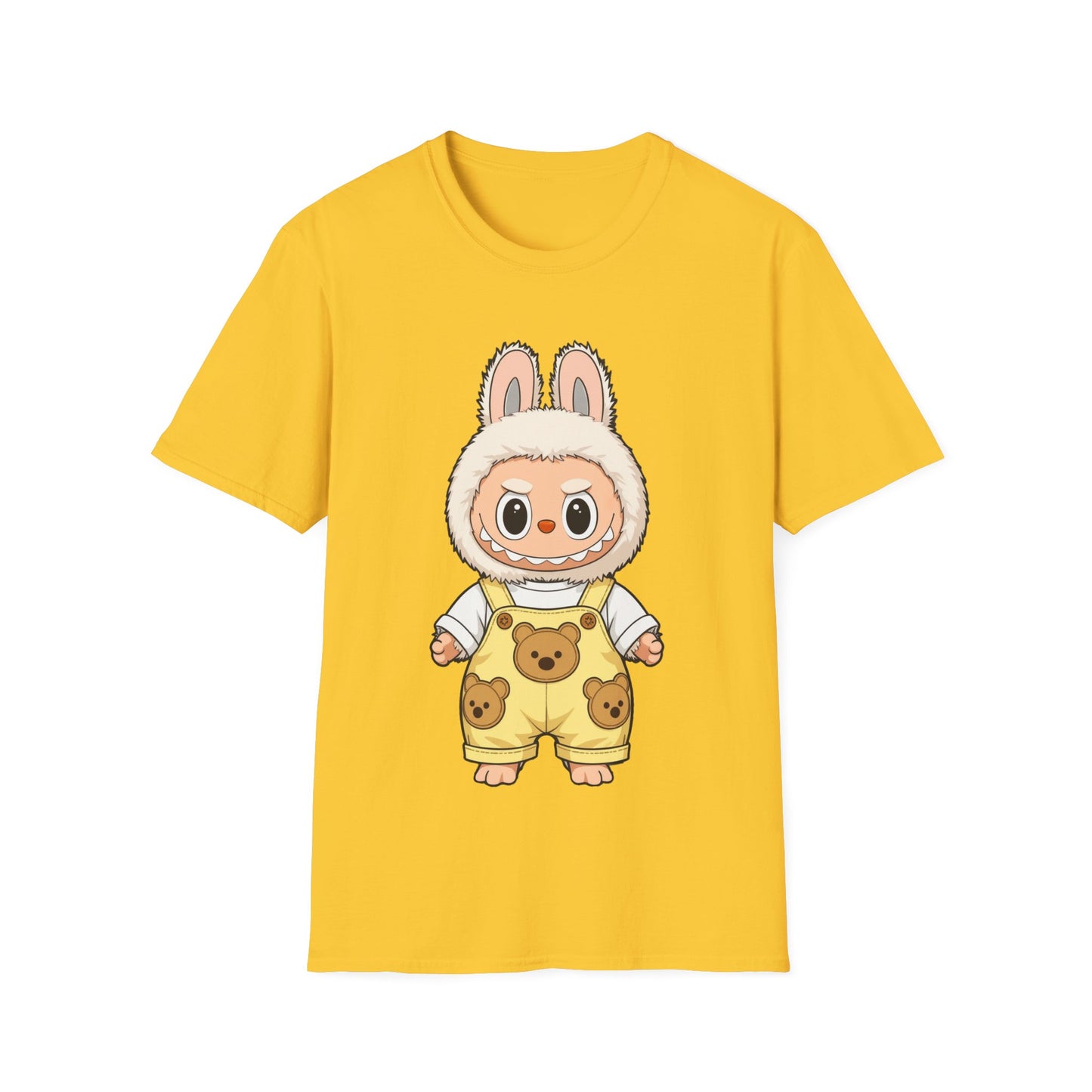 T-Shirt Unisex Labubu Softstyle – Design Kawaii con Salopette Orsetto.