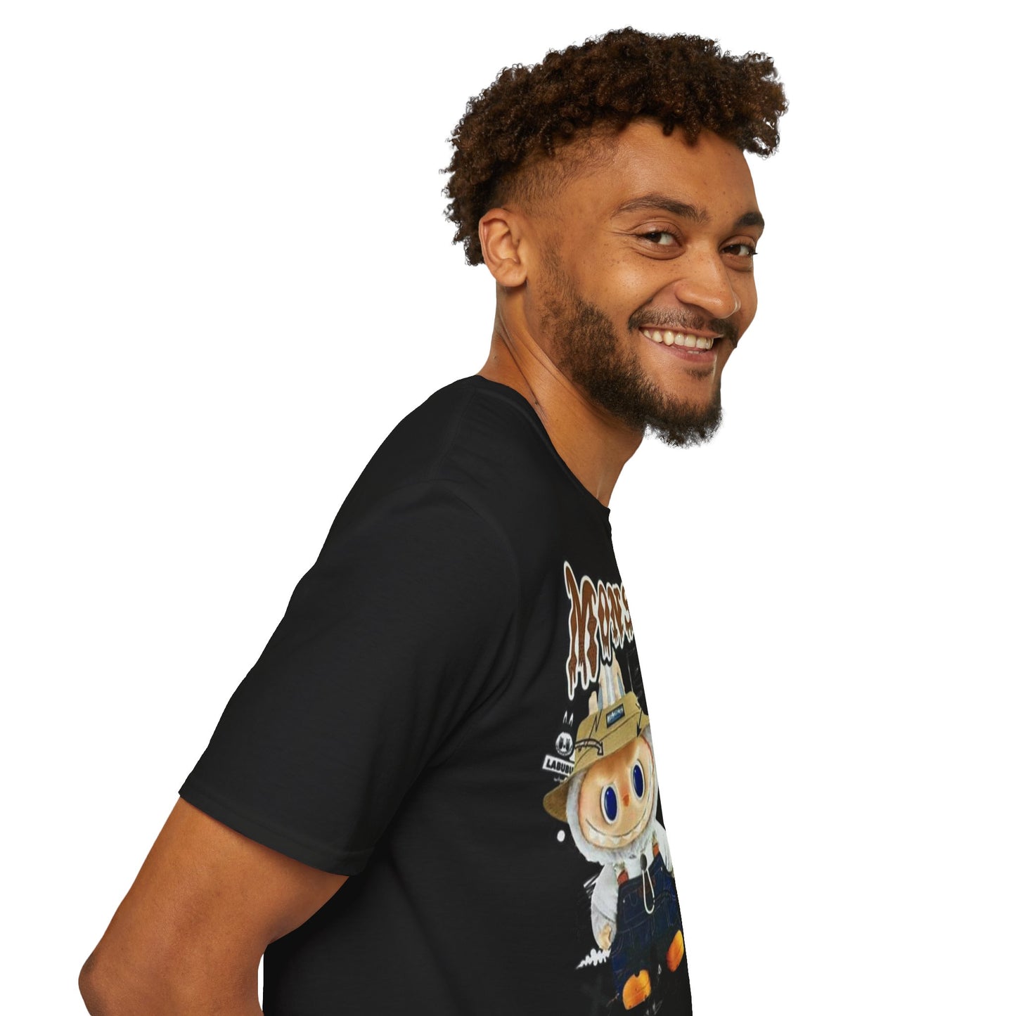 T-Shirt Unisex Labubu Softstyle – Design Monsters Kawaii con Coppia Iconica.