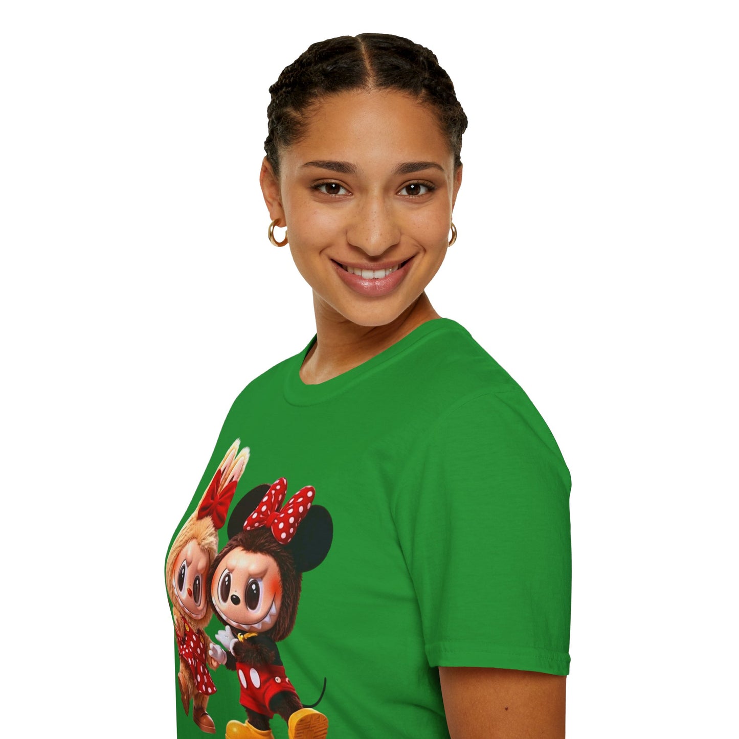 T-Shirt Unisex Labubu Softstyle  – Design Kawaii Coppia in Stile Minnie & Mickey.