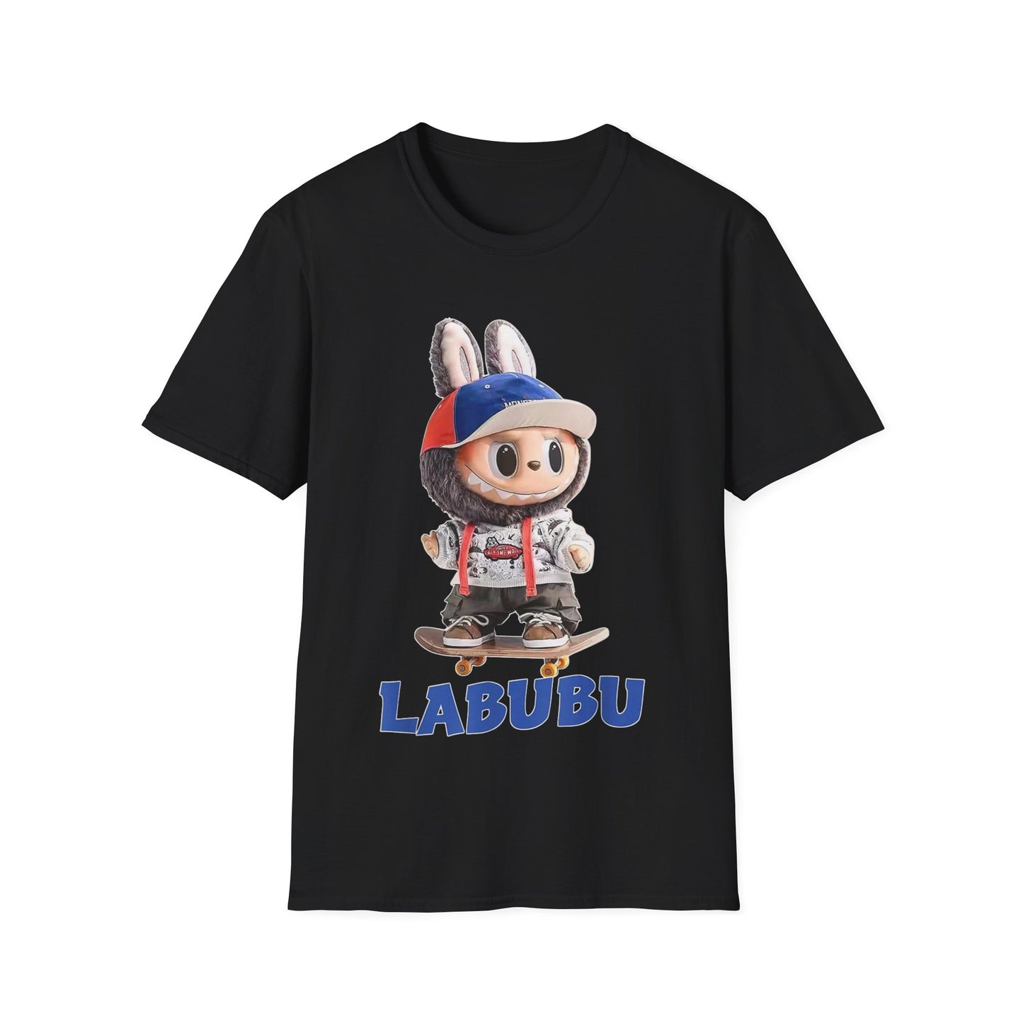 T-Shirt Unisex Labubu Softstyle Arancione – Design Streetwear con Skateboard.