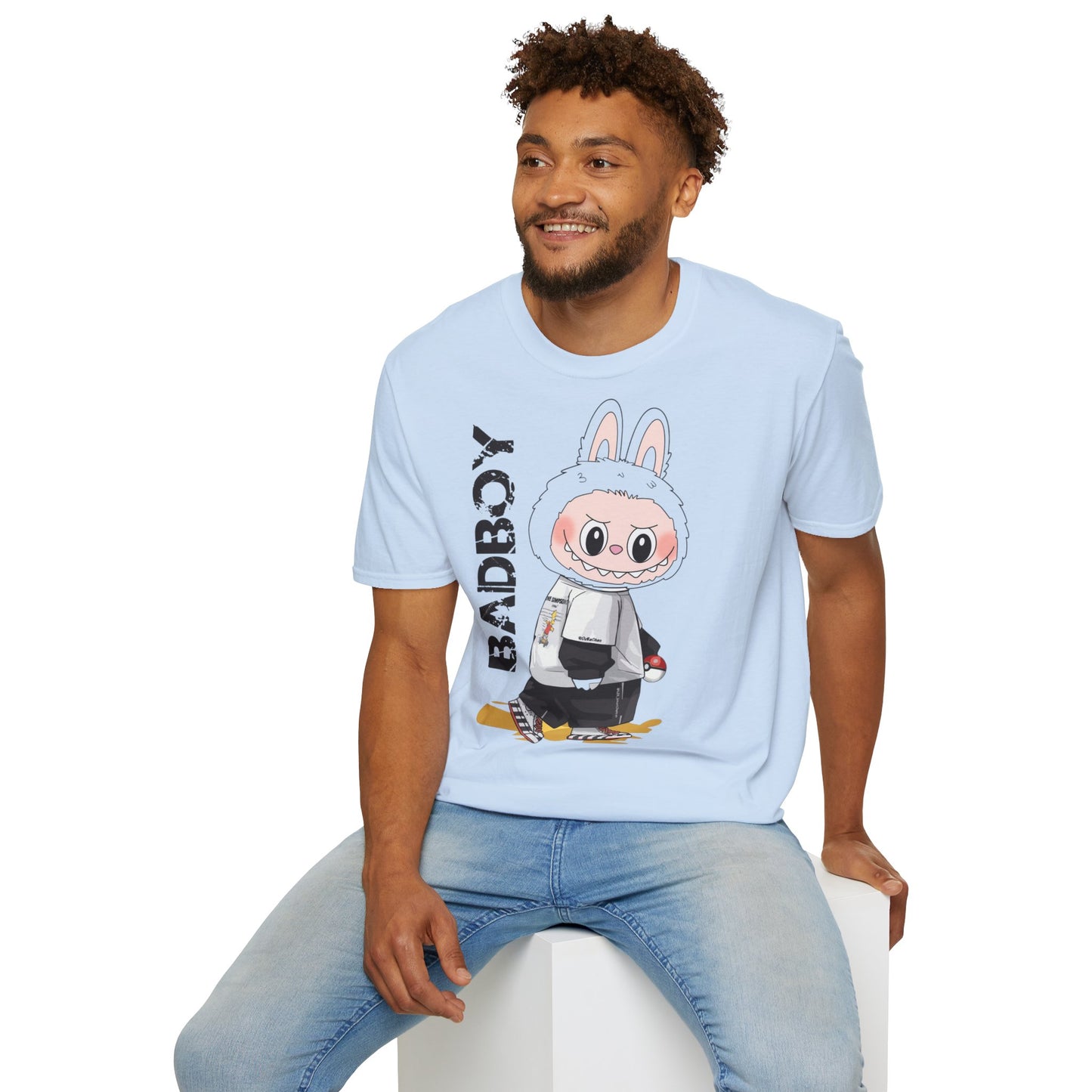T-Shirt Unisex Labubu Softstyle – Design Streetwear Kawaii “Bad Boy”.