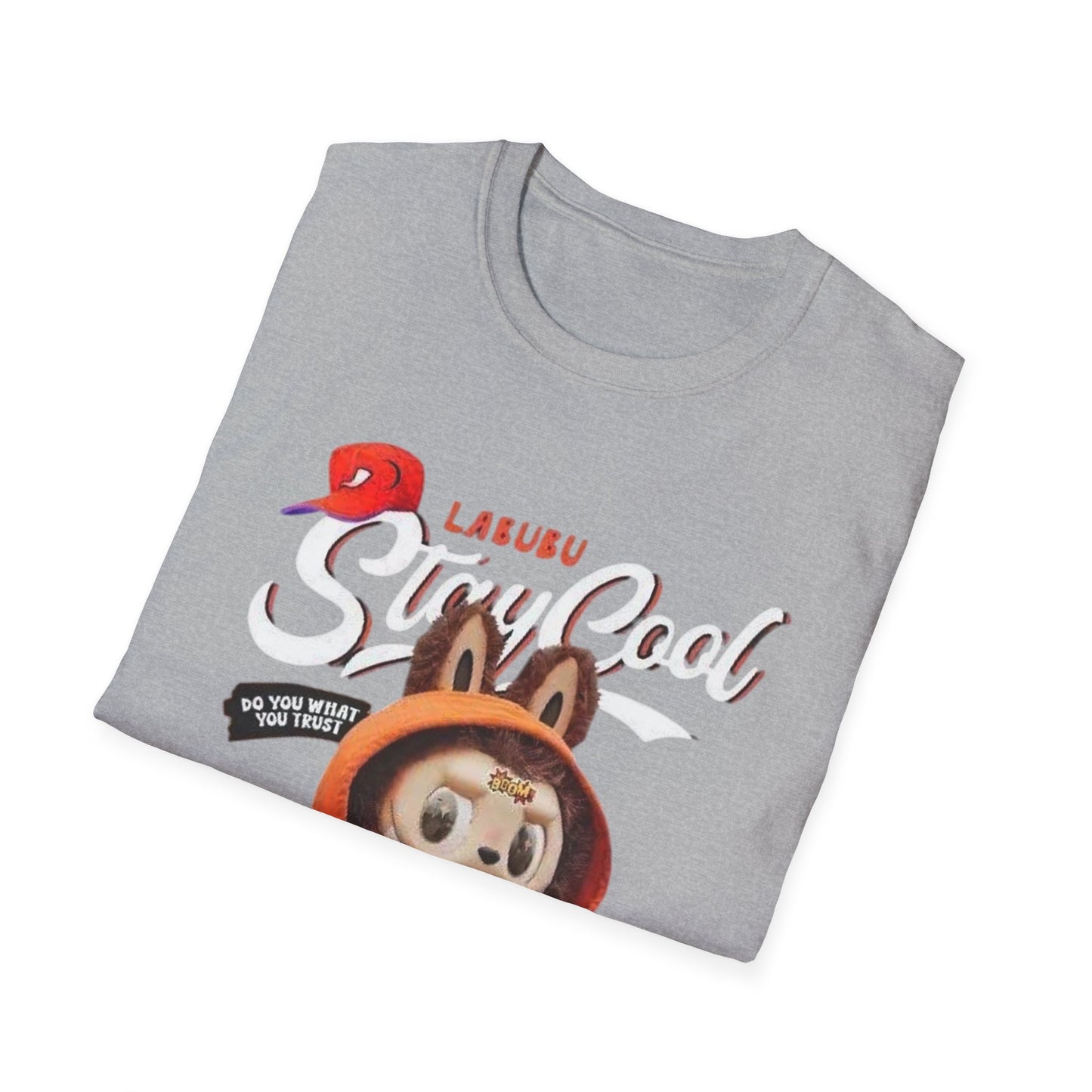 T-Shirt Unisex Labubu Softstyle – Design Streetwear Kawaii “Stay Cool”.