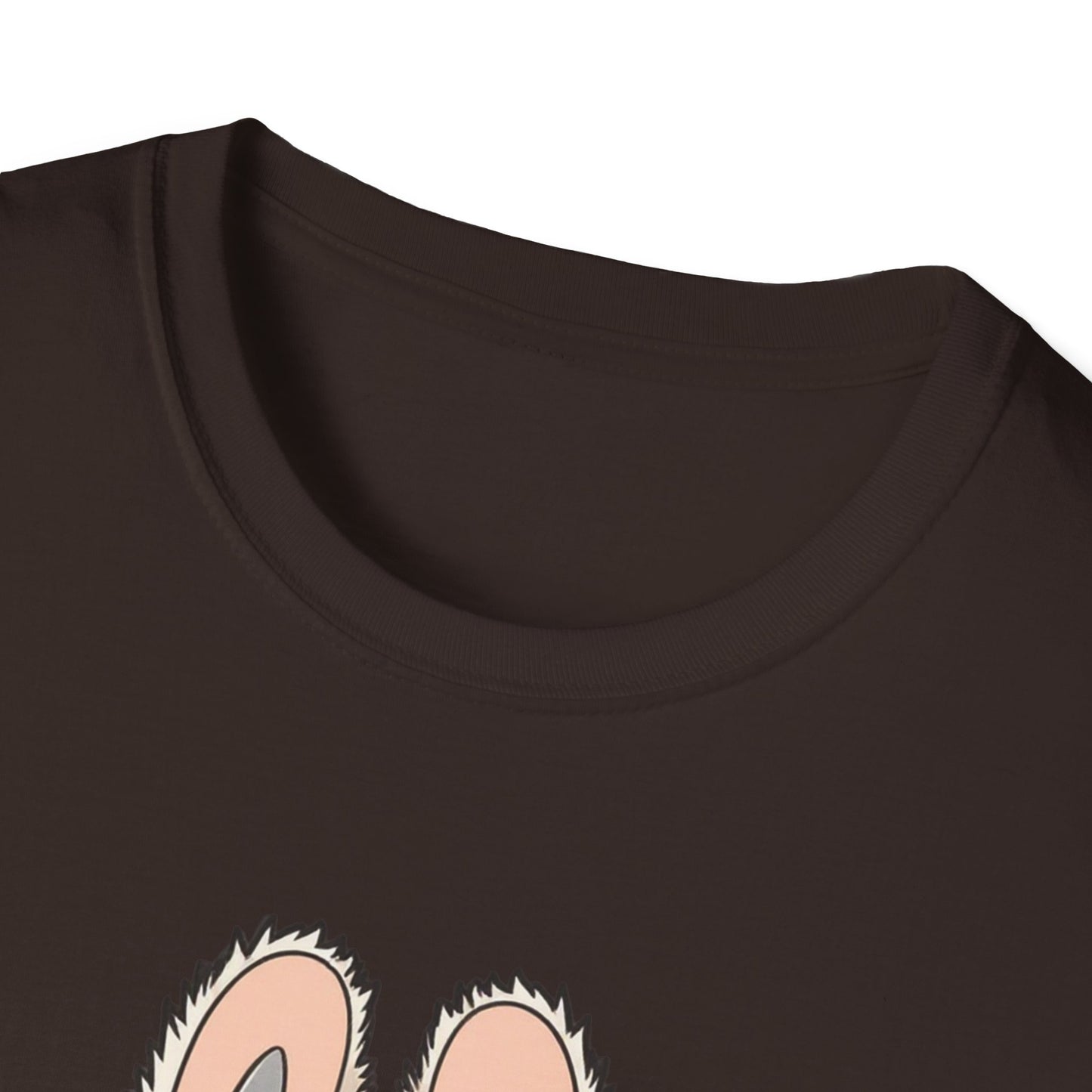 T-Shirt Unisex Labubu Softstyle – Design Kawaii con Salopette Orsetto.