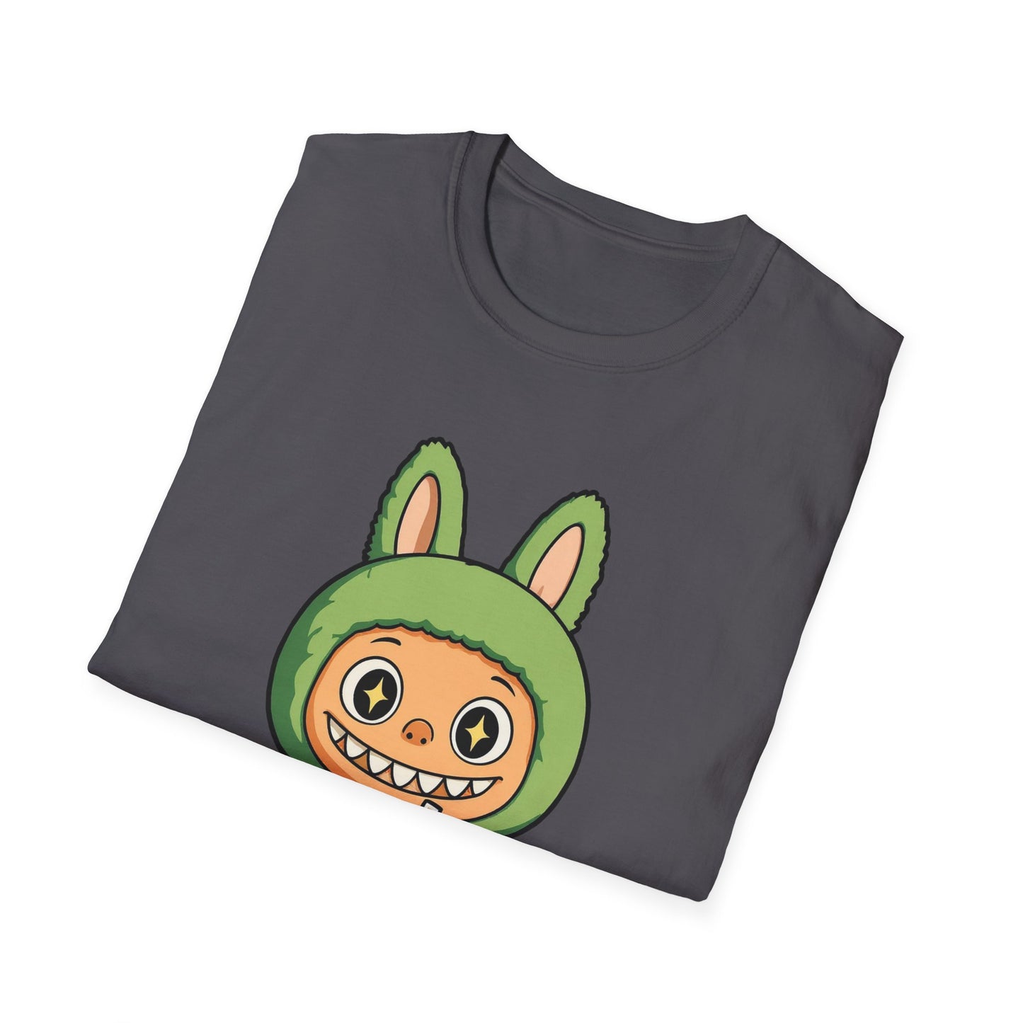 T-Shirt Unisex Labubu Softstyle – Design Kawaii con Bubble Tea.