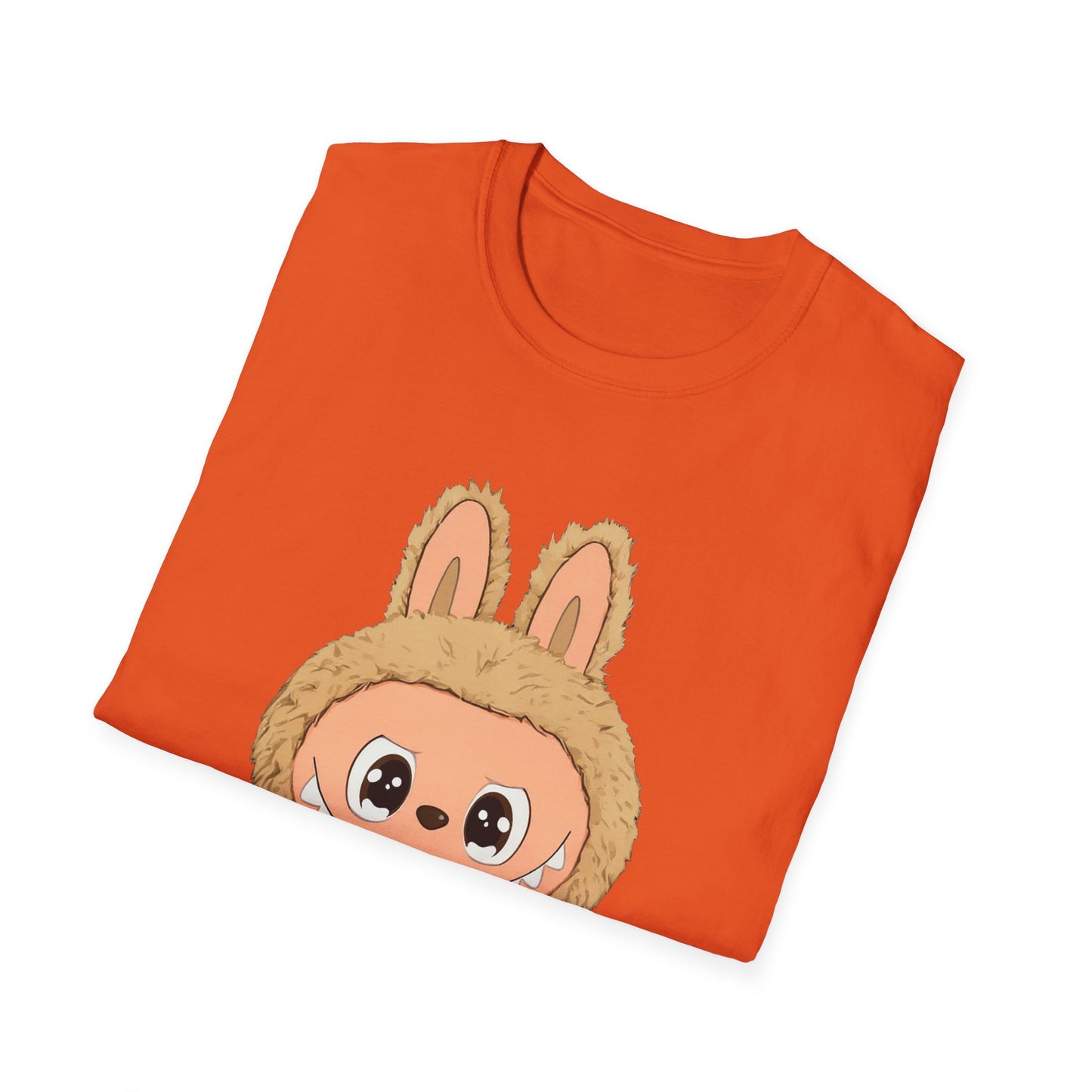 T-Shirt Unisex Labubu Softstyle – Design Kawaii con Camicia a Righe Azzurre.