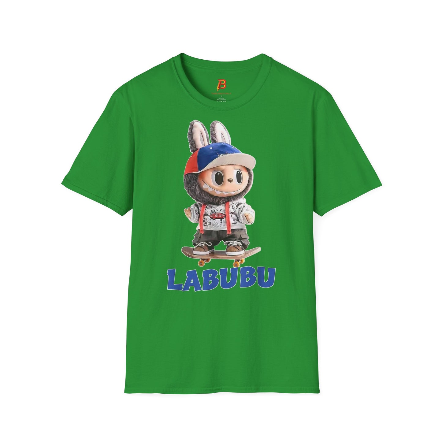 T-Shirt Unisex Labubu Softstyle Arancione – Design Streetwear con Skateboard.
