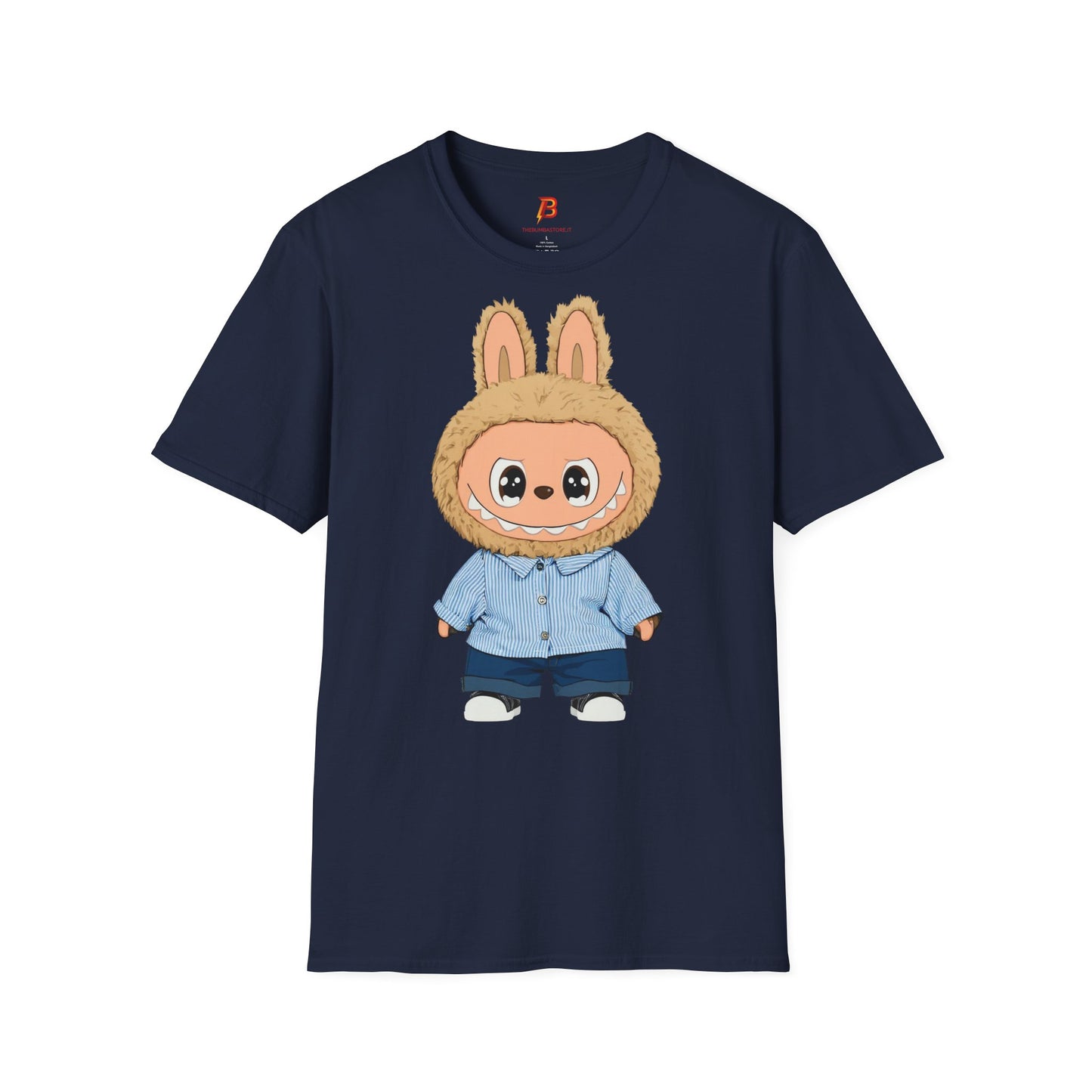T-Shirt Unisex Labubu Softstyle – Design Kawaii con Camicia a Righe Azzurre.