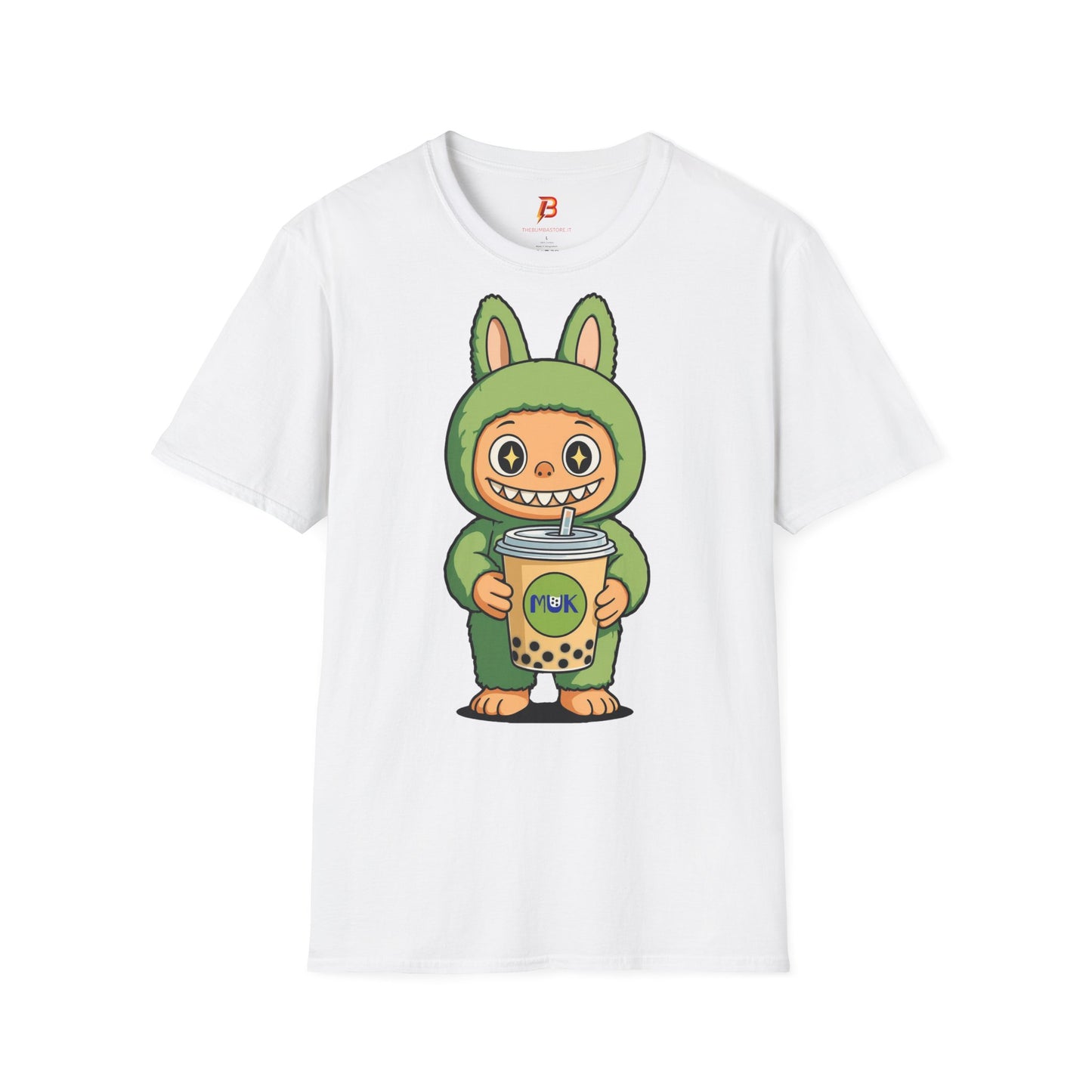 T-Shirt Unisex Labubu Softstyle – Design Kawaii con Bubble Tea.
