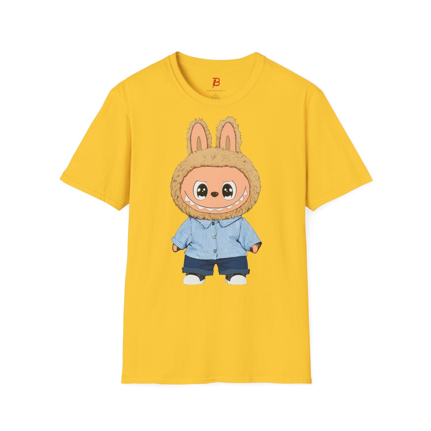 T-Shirt Unisex Labubu Softstyle – Design Kawaii con Camicia a Righe Azzurre.