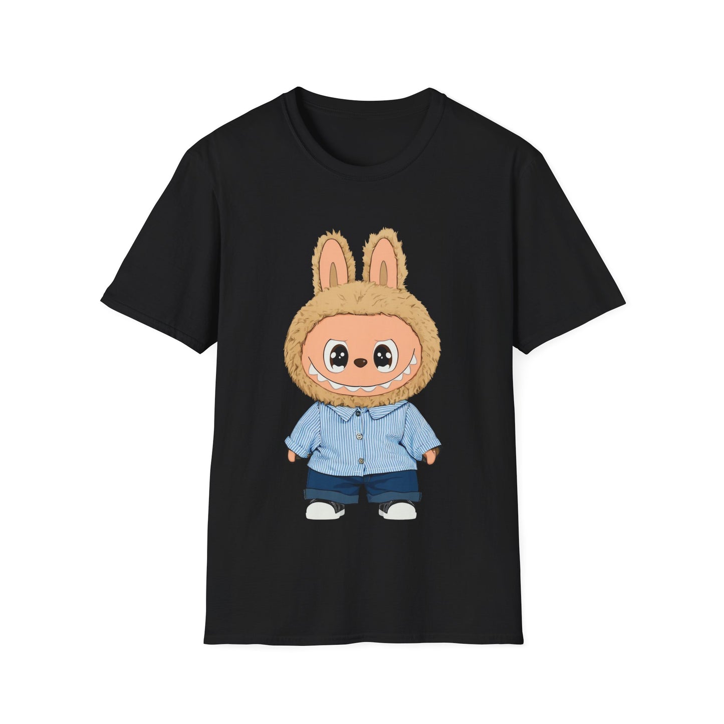 T-Shirt Unisex Labubu Softstyle – Design Kawaii con Camicia a Righe Azzurre.