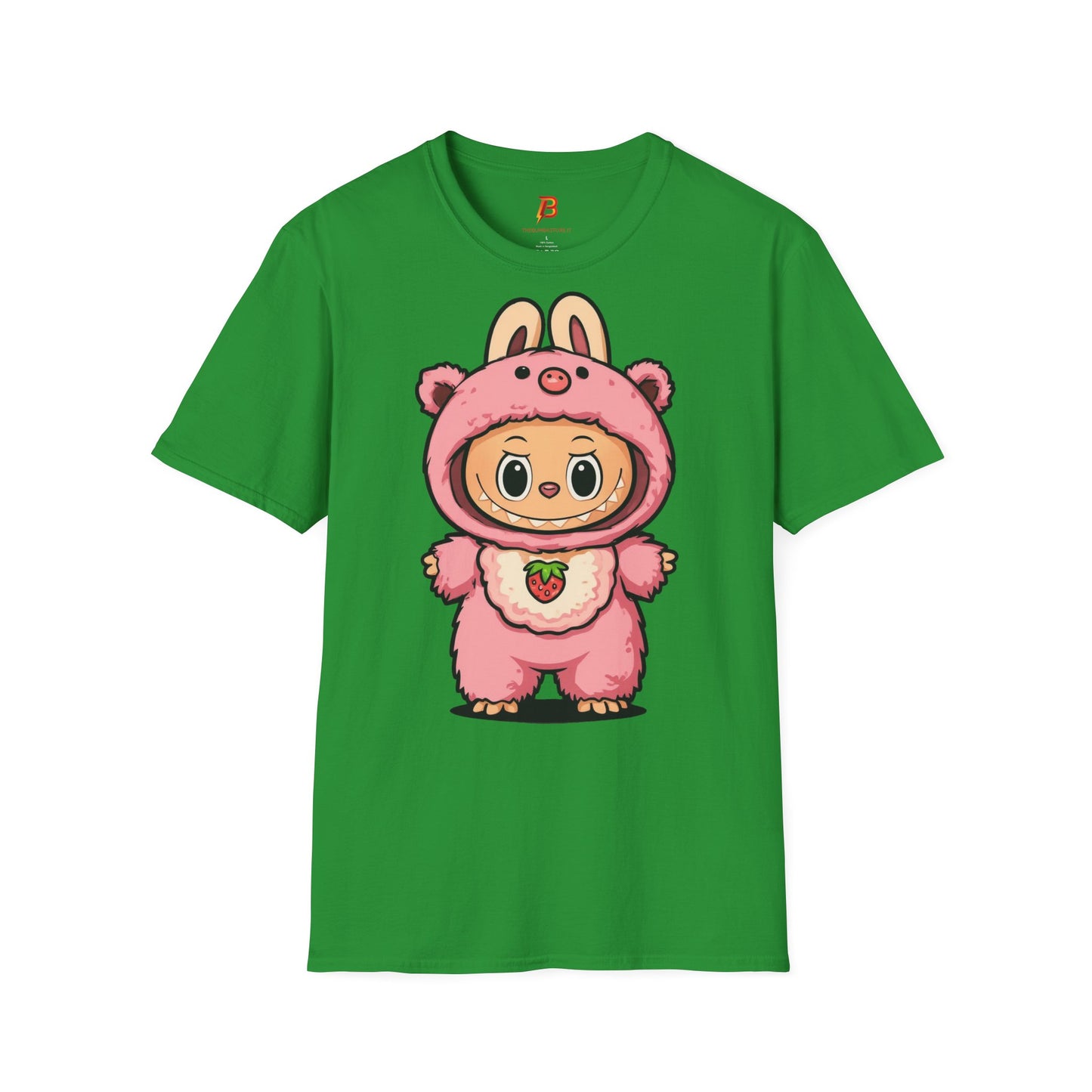 T-Shirt Unisex Labubu Softstyle – Outfit Cartoon Kawaii Rosa Orsetto Fragola.