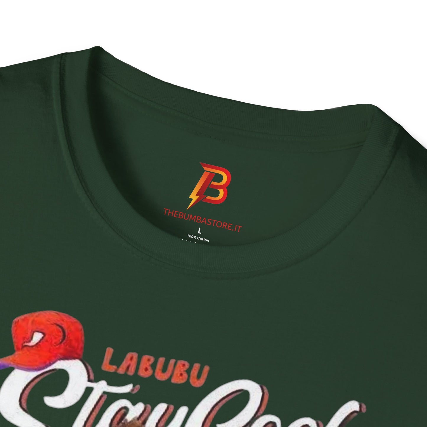 T-Shirt Unisex Labubu Softstyle – Design Streetwear Kawaii “Stay Cool”.