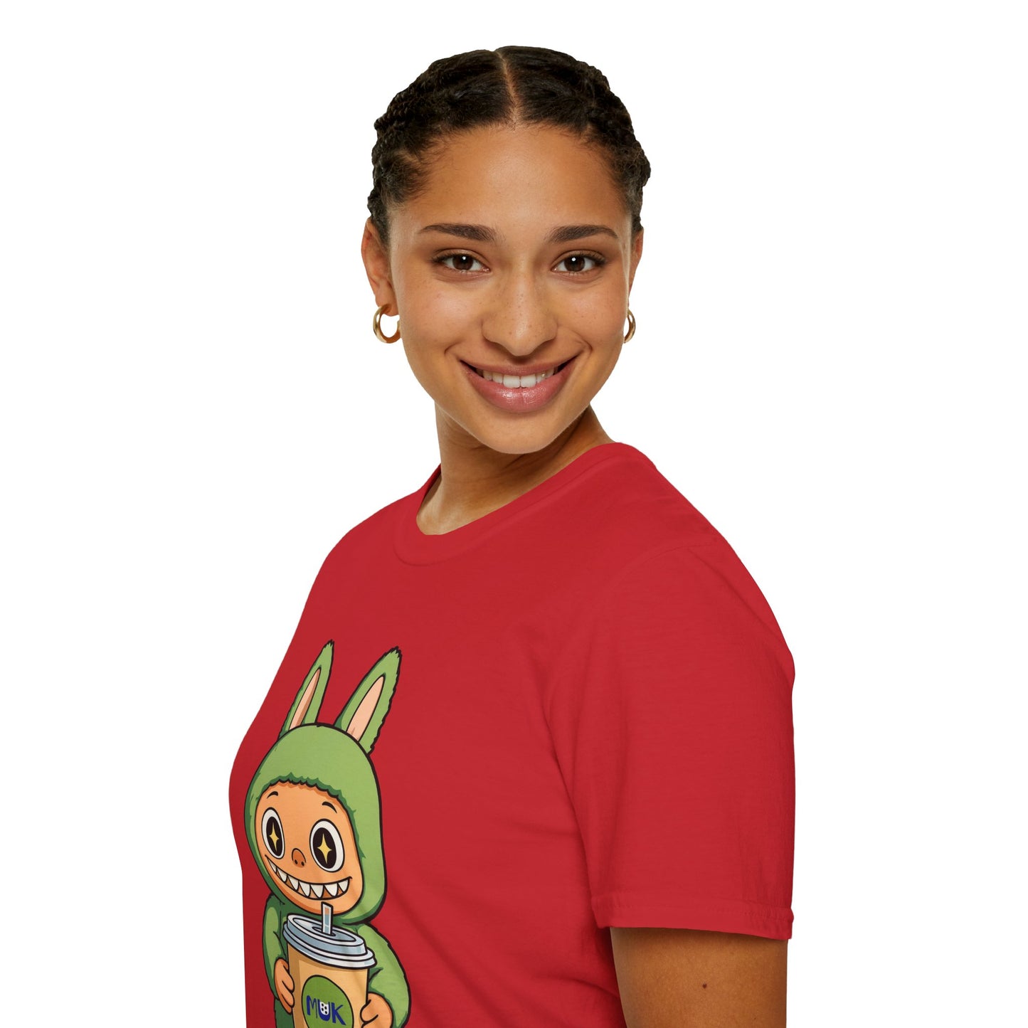 T-Shirt Unisex Labubu Softstyle – Design Kawaii con Bubble Tea.
