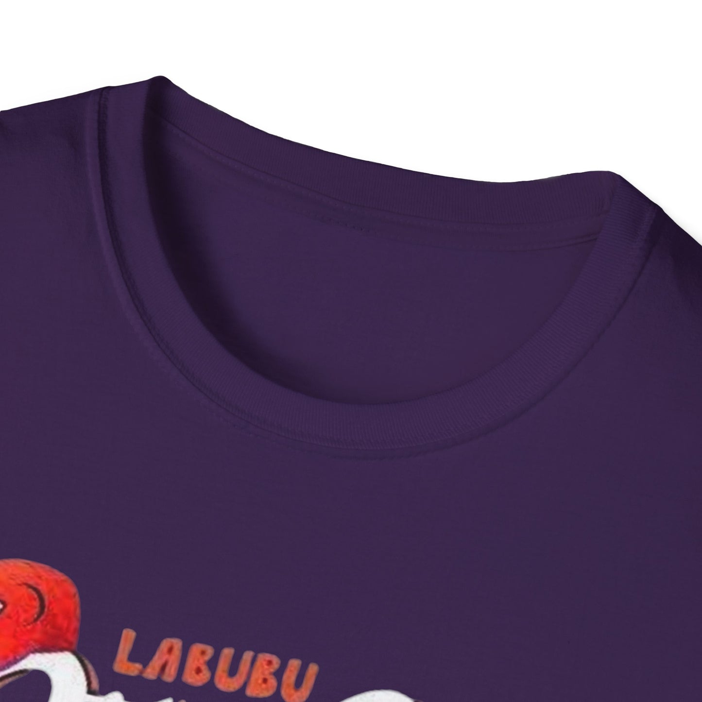 T-Shirt Unisex Labubu Softstyle – Design Streetwear Kawaii “Stay Cool”.