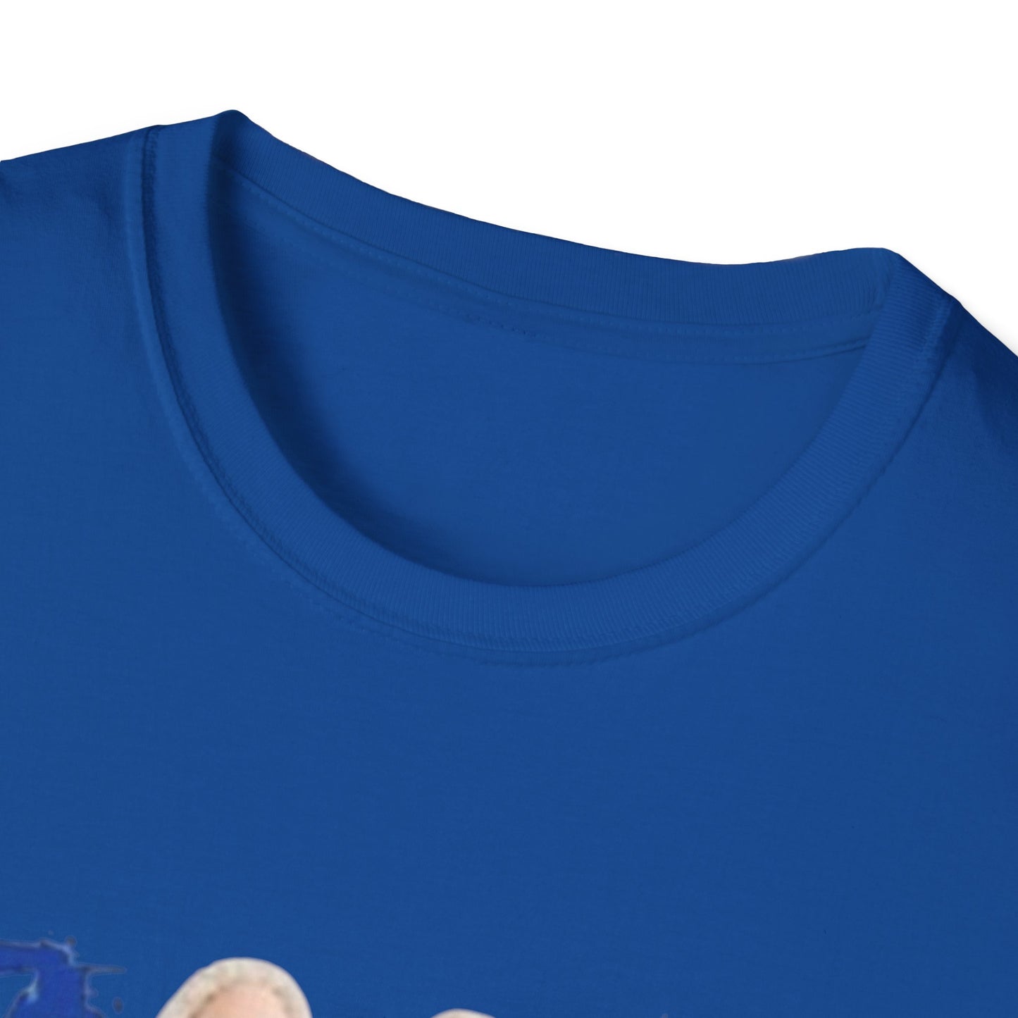 T-Shirt Unisex Labubu Softstyle – Design Kawaii Streetwear con Fiore “Stay Wild”.