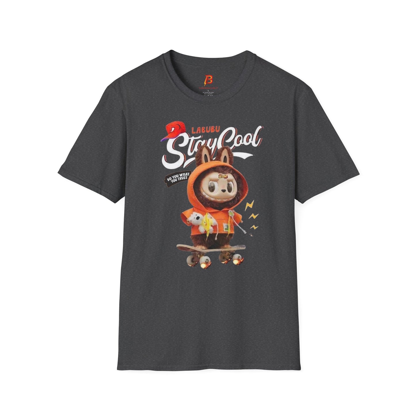 T-Shirt Unisex Labubu Softstyle – Design Streetwear Kawaii “Stay Cool”.